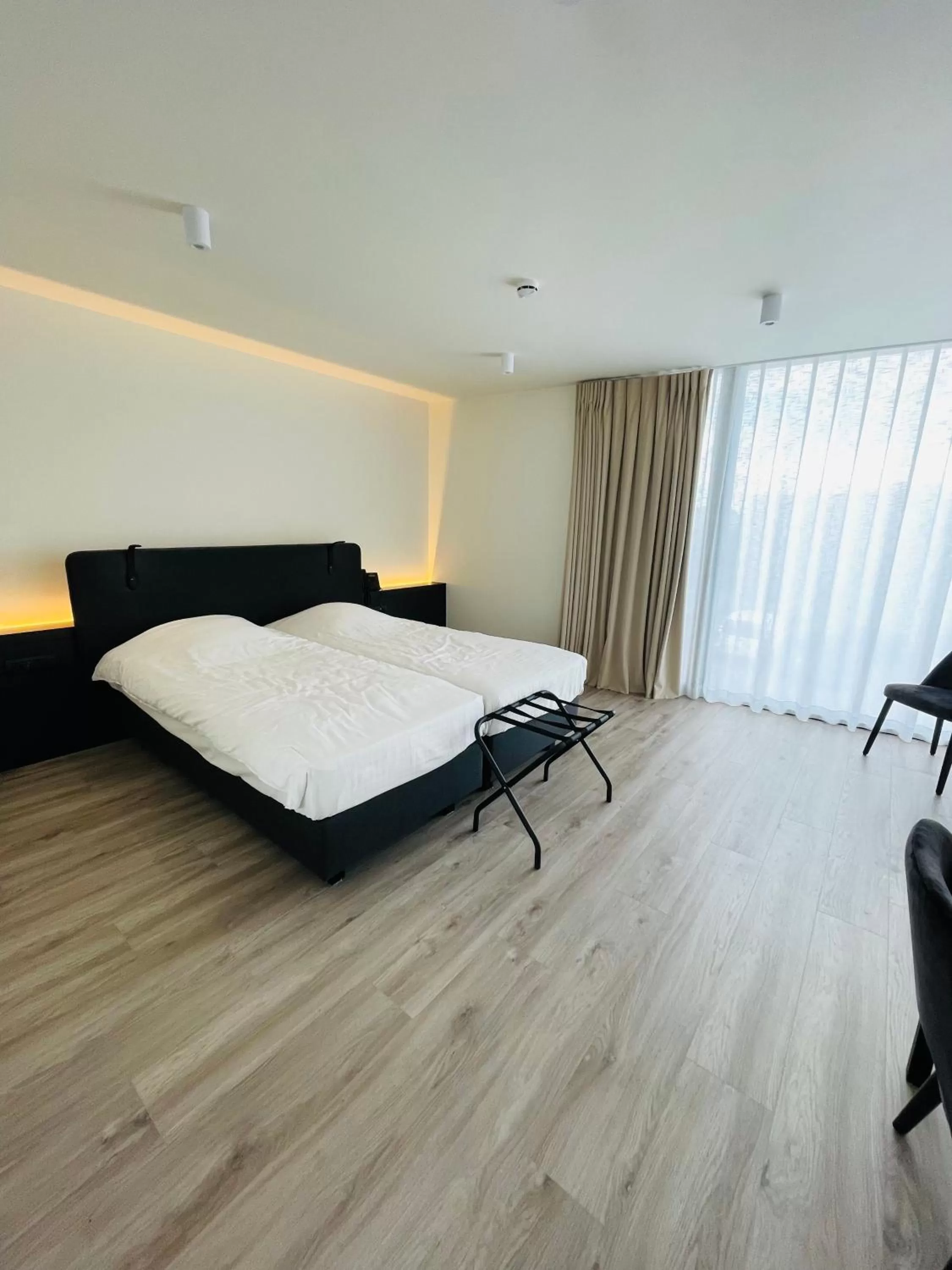 Photo of the whole room, Bed in Hotel Bell-X Kortrijk-Wevelgem