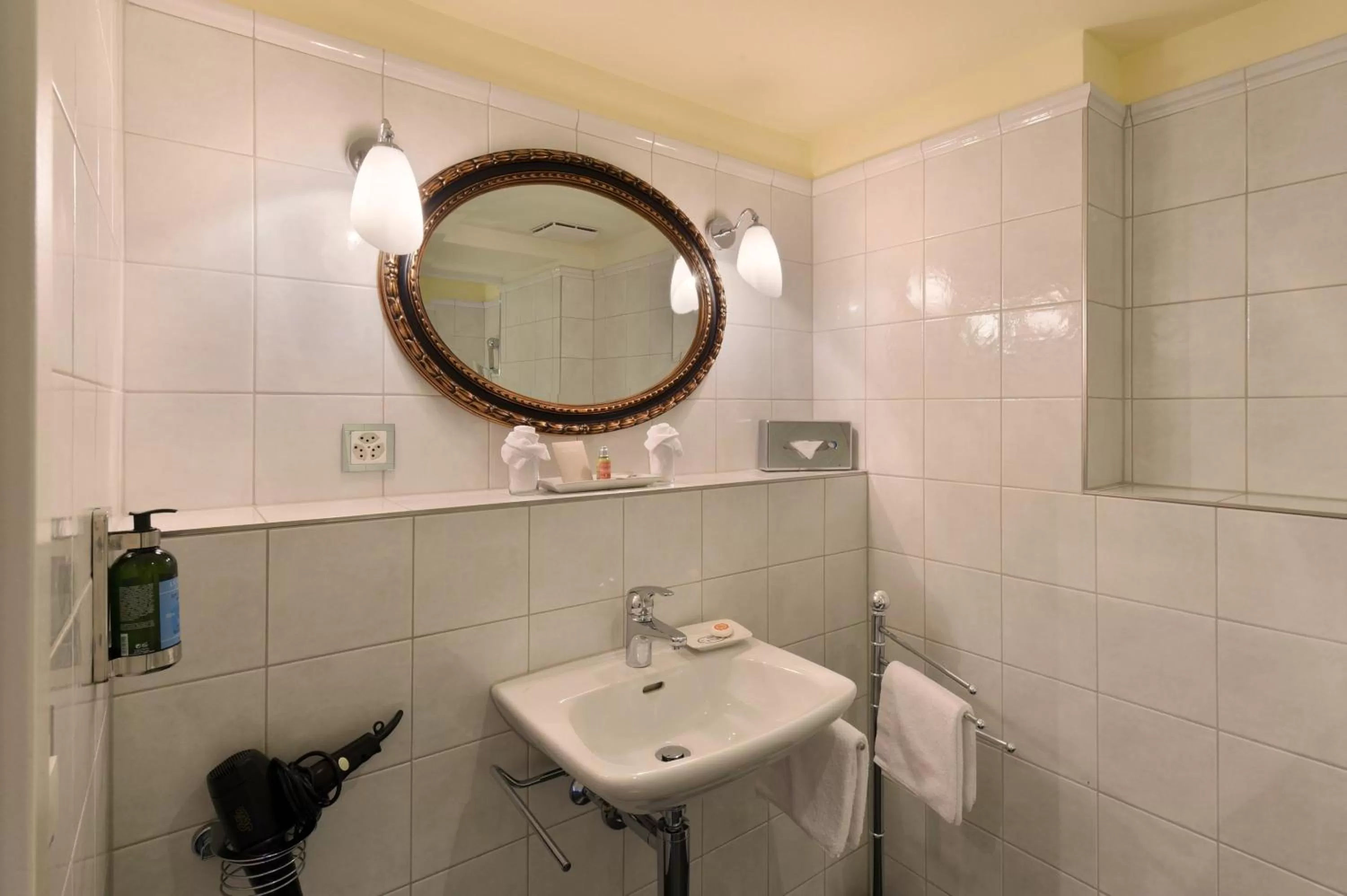 Photo of the whole room in Romantik Hotel Schwan