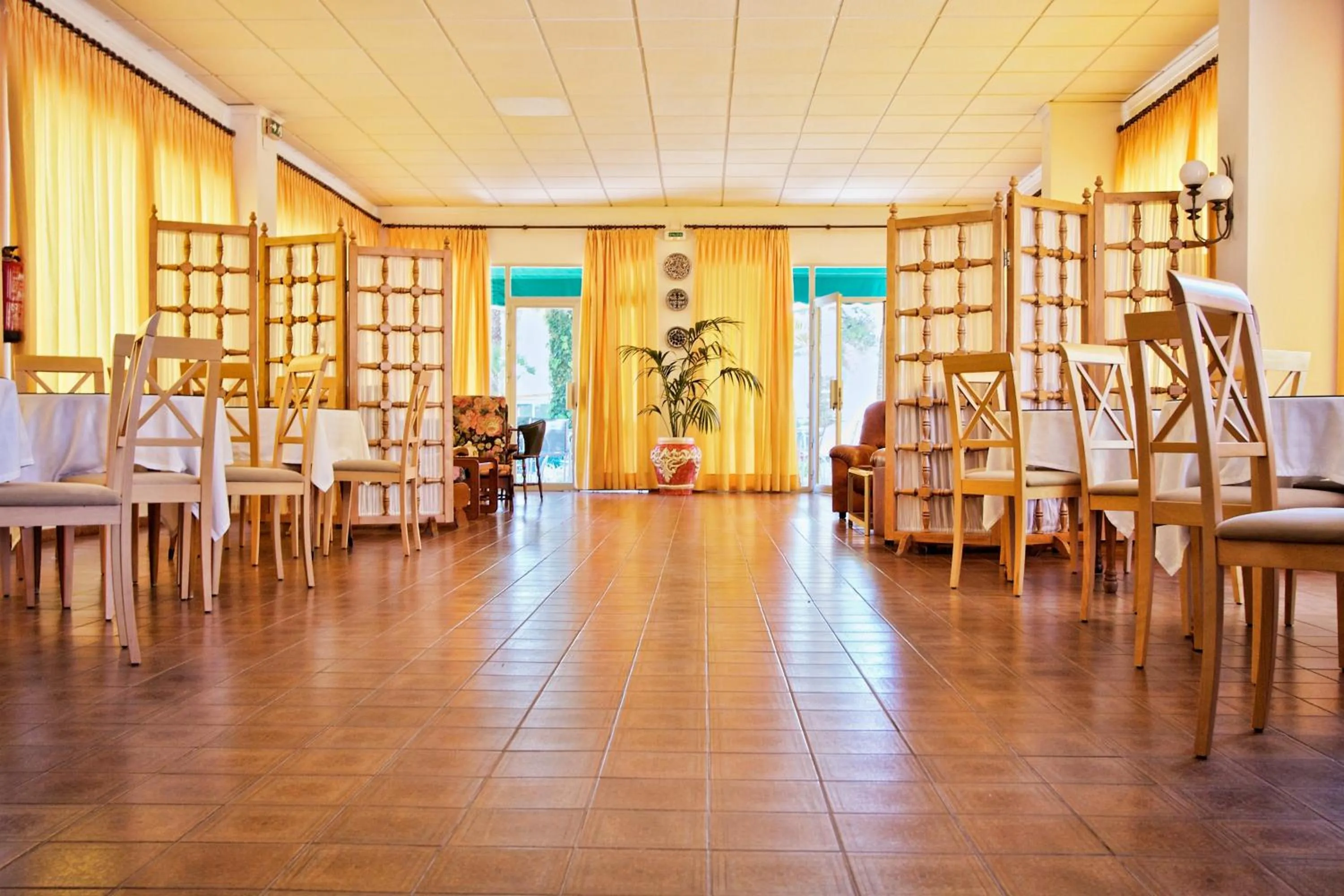 Lounge or bar in Hotel Tramontana