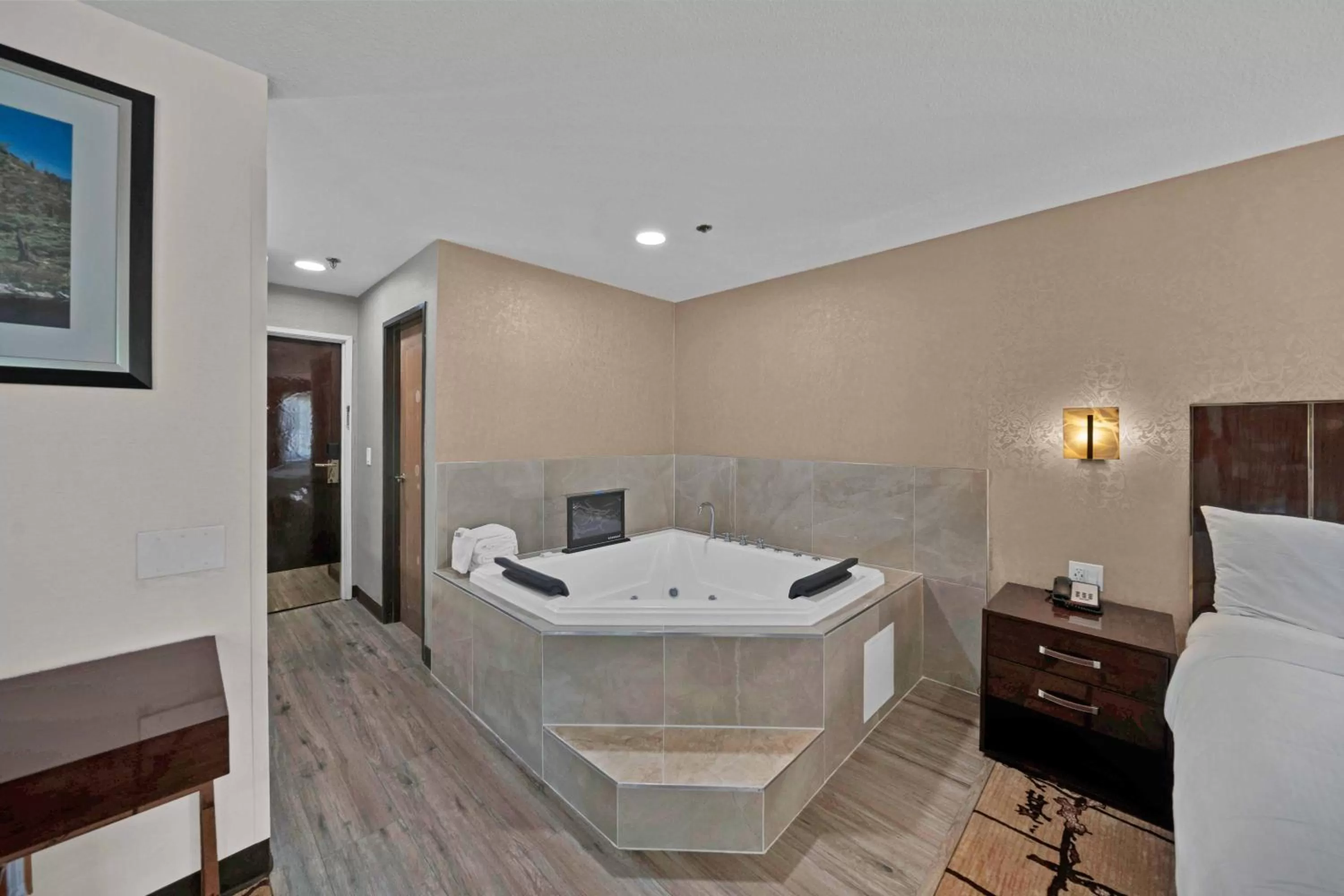 Hot Tub in Baymont by Wyndham Anderson