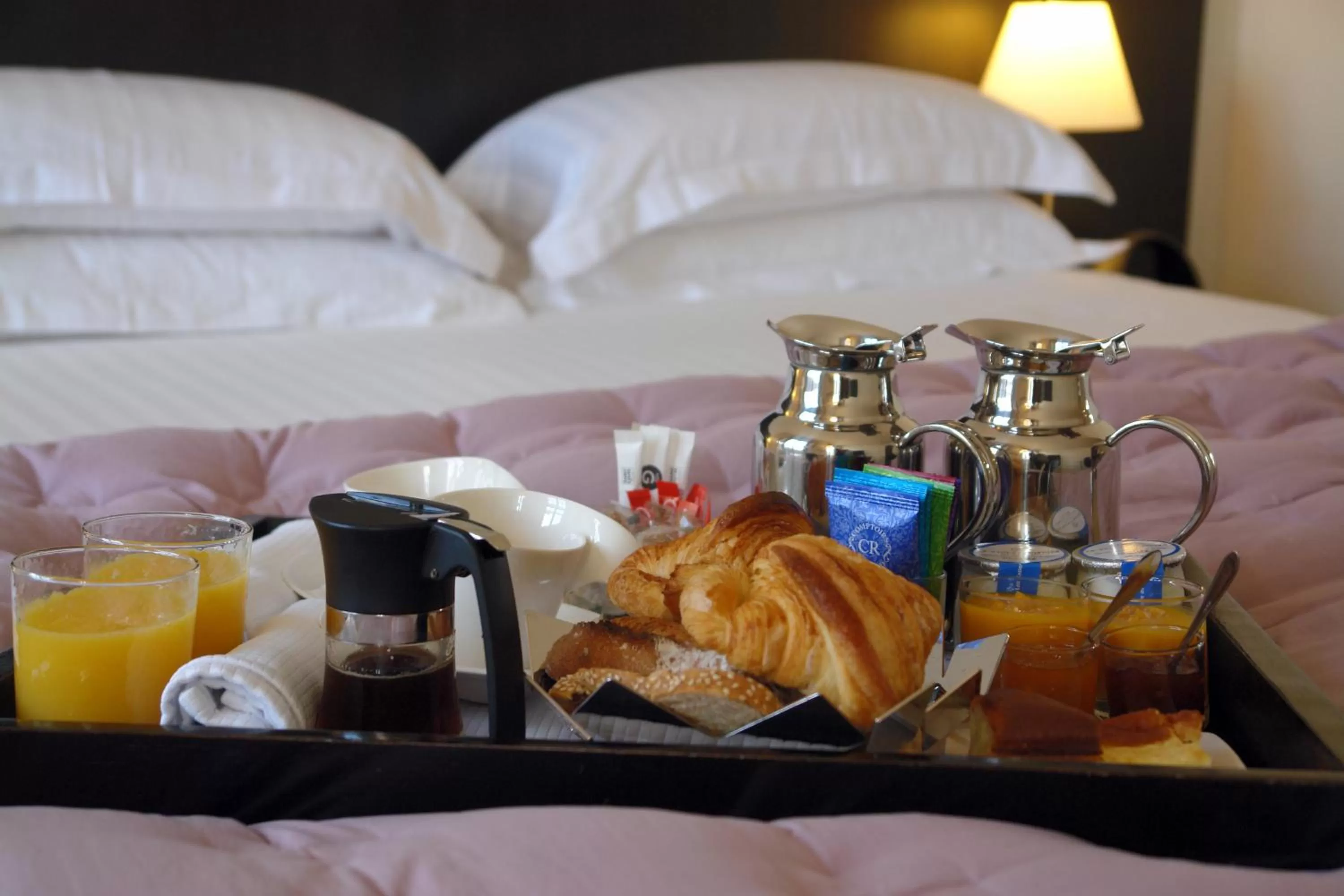Food and drinks, Bed in Hotel Le Temps De Vivre