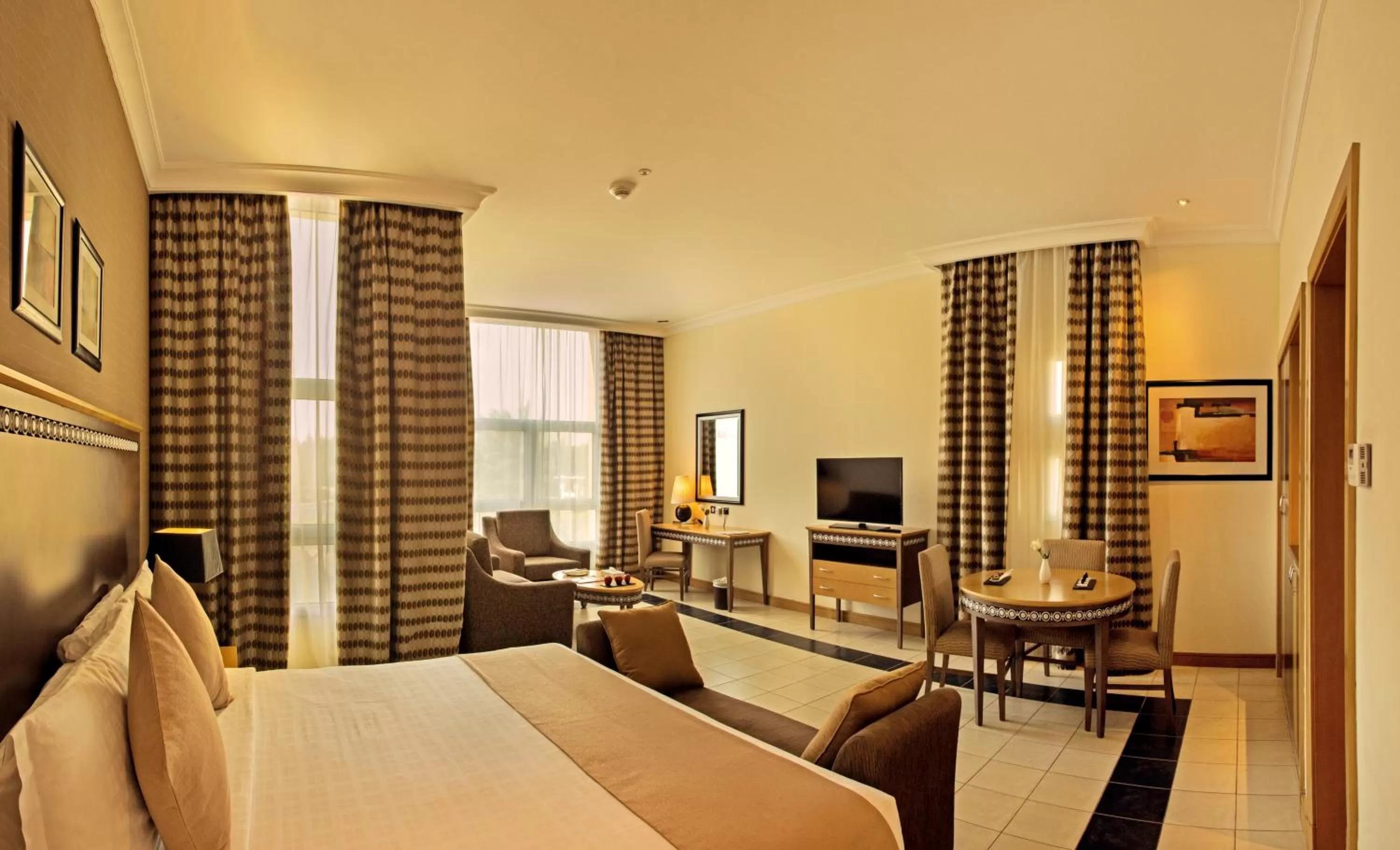 Shower, Bed in Copthorne Al Jahra Hotel & Resort
