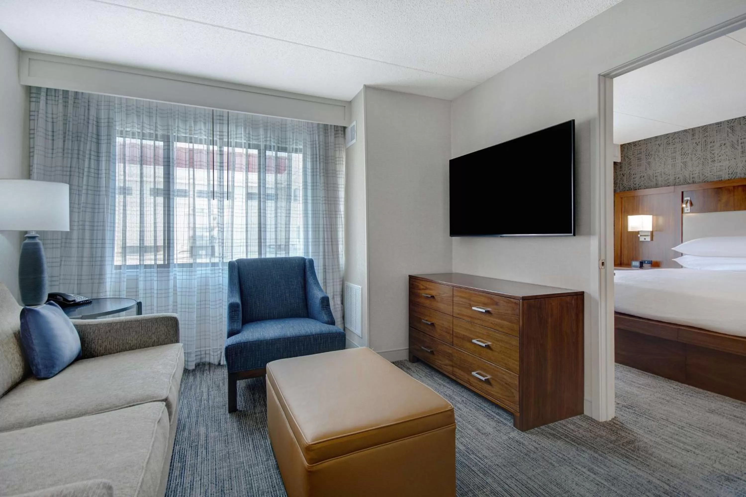Living room, Bed in Embassy Suites by Hilton Detroit Metro Airport