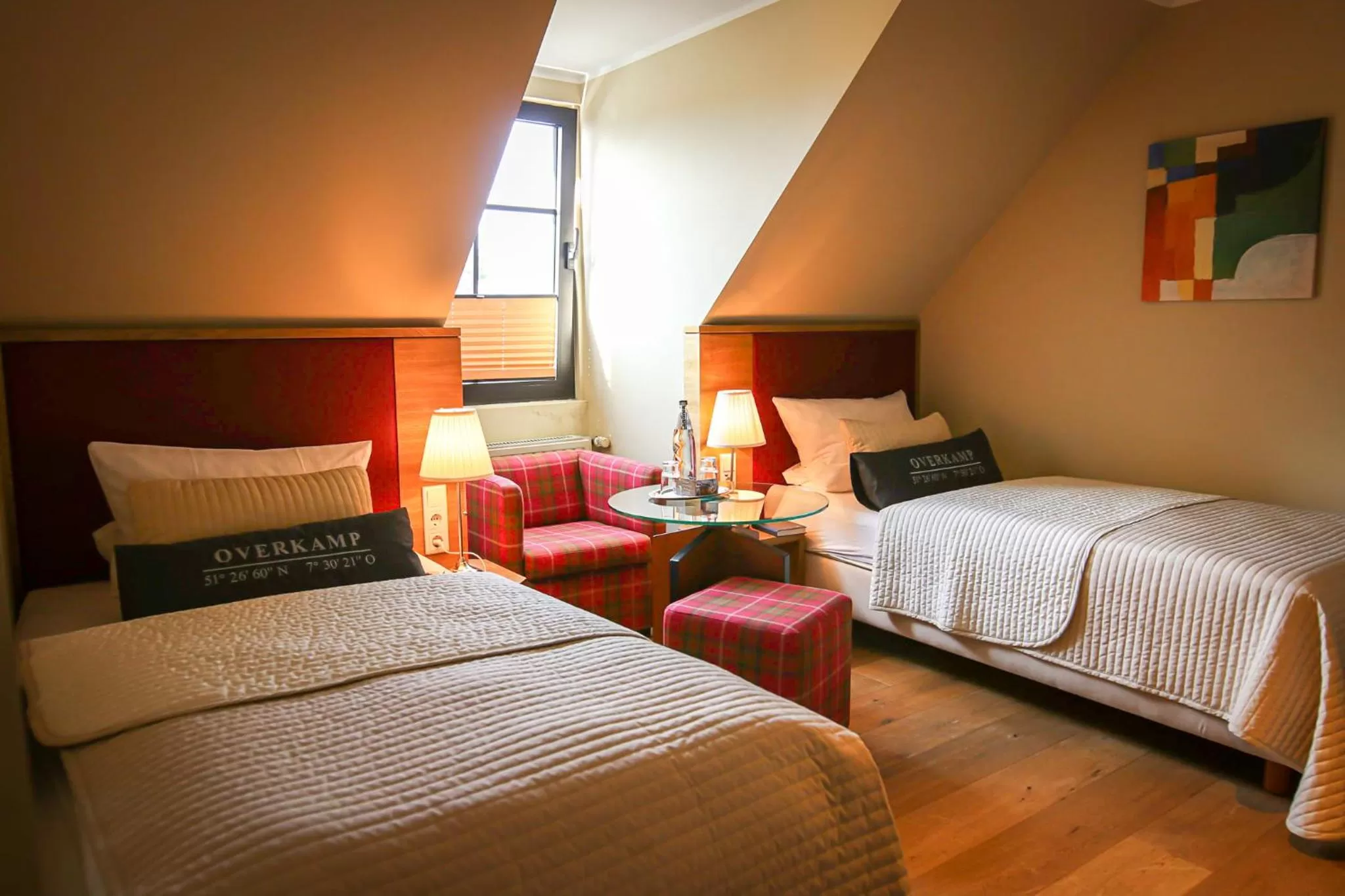 Photo of the whole room, Bed in Overkamp