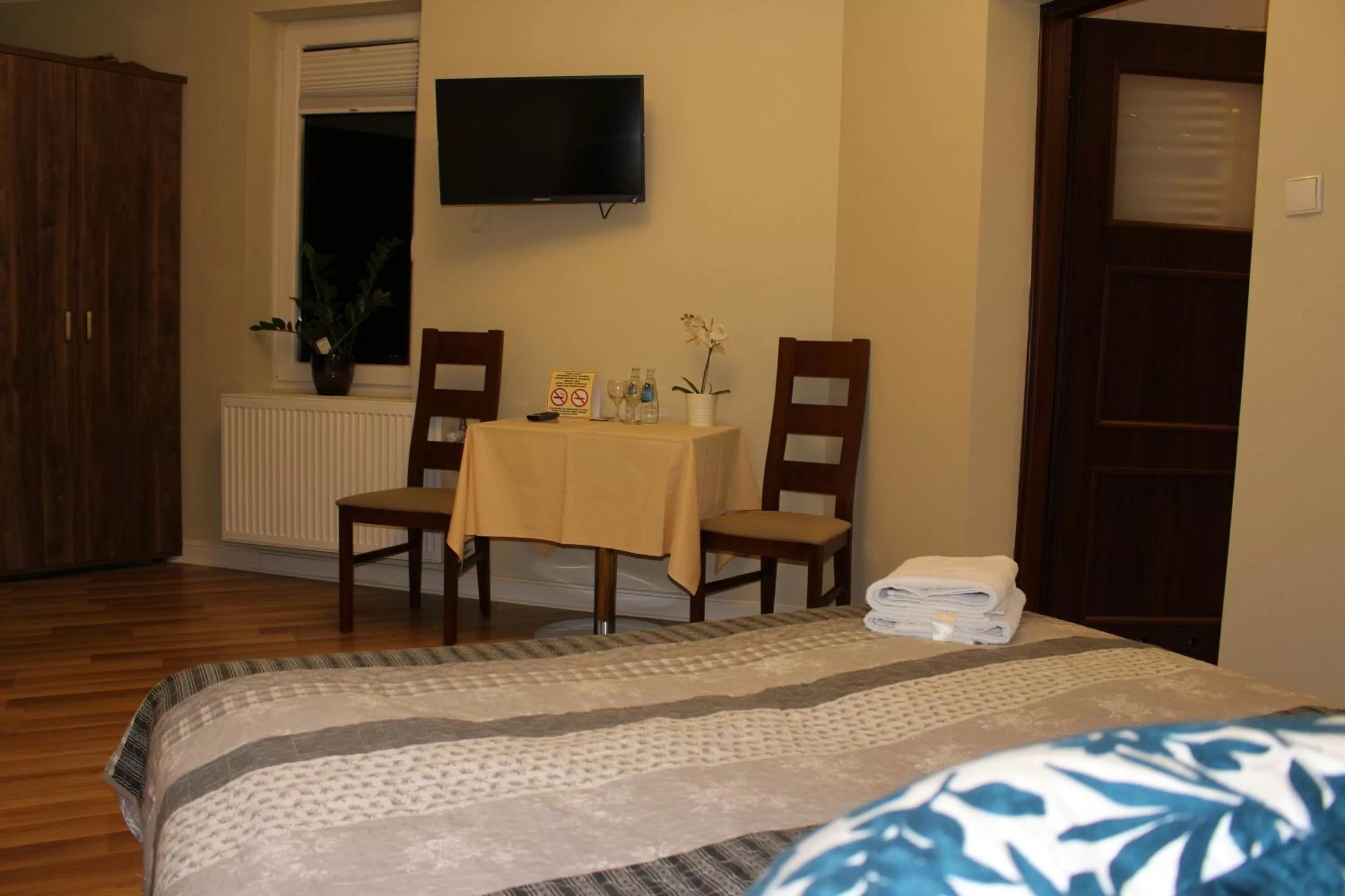 Bed in PIANO CAFE b&b