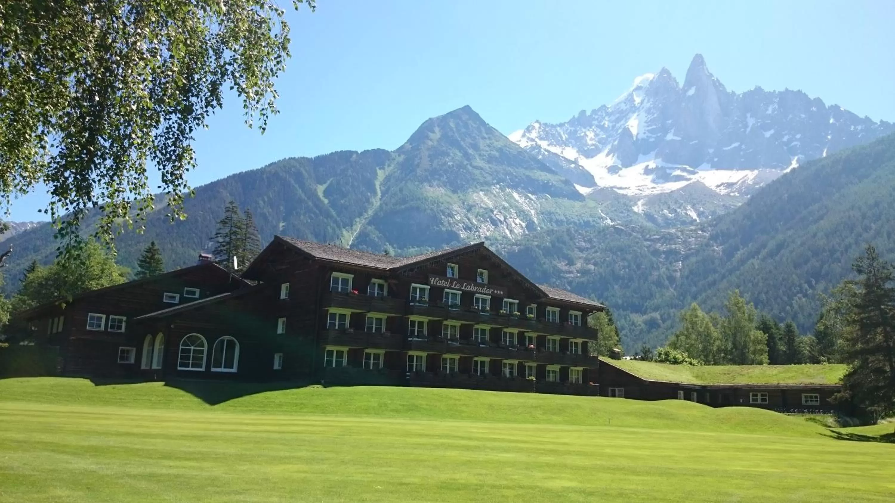 Facade/entrance in Hôtel Le Labrador