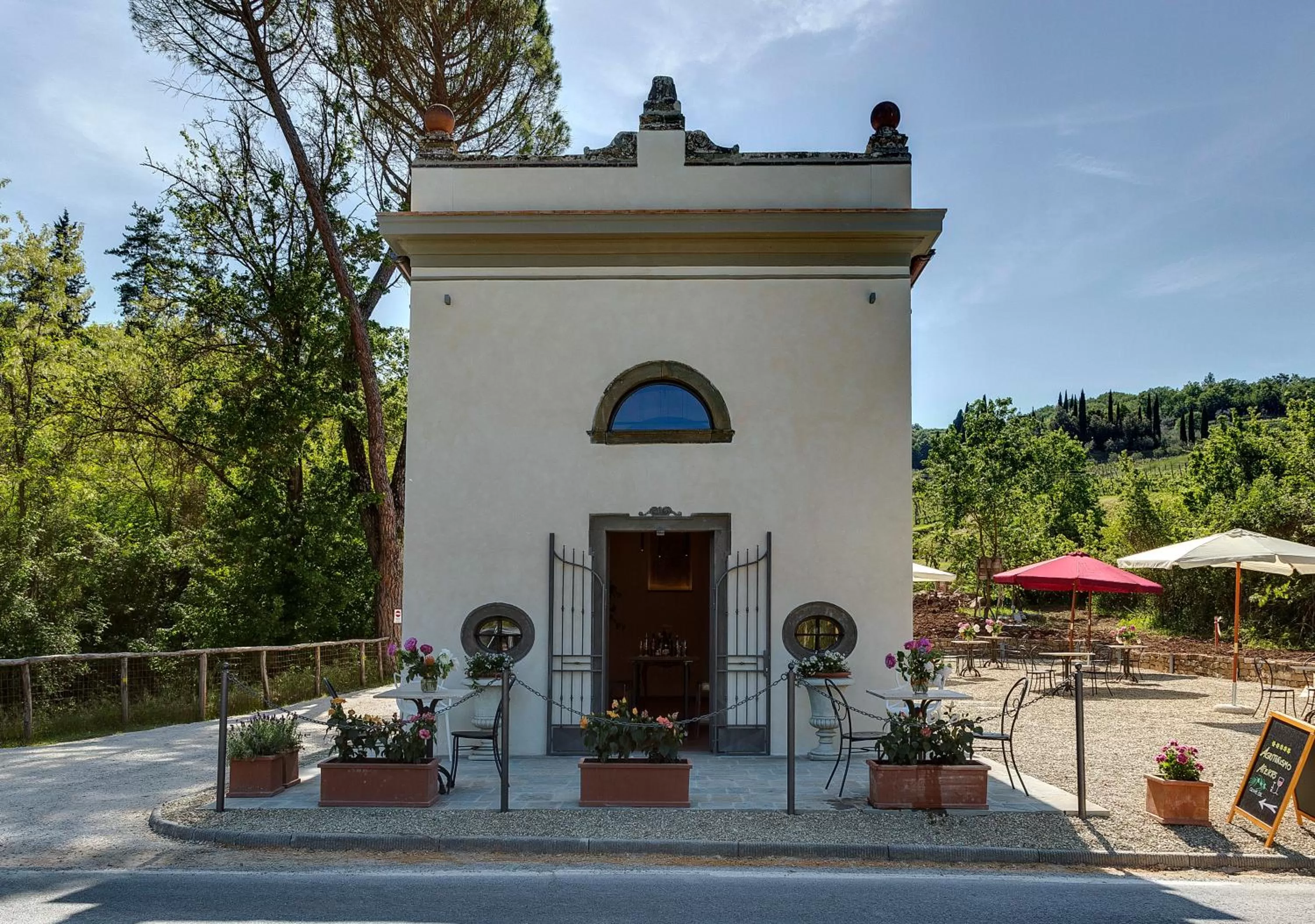 Property building in Terre di Baccio