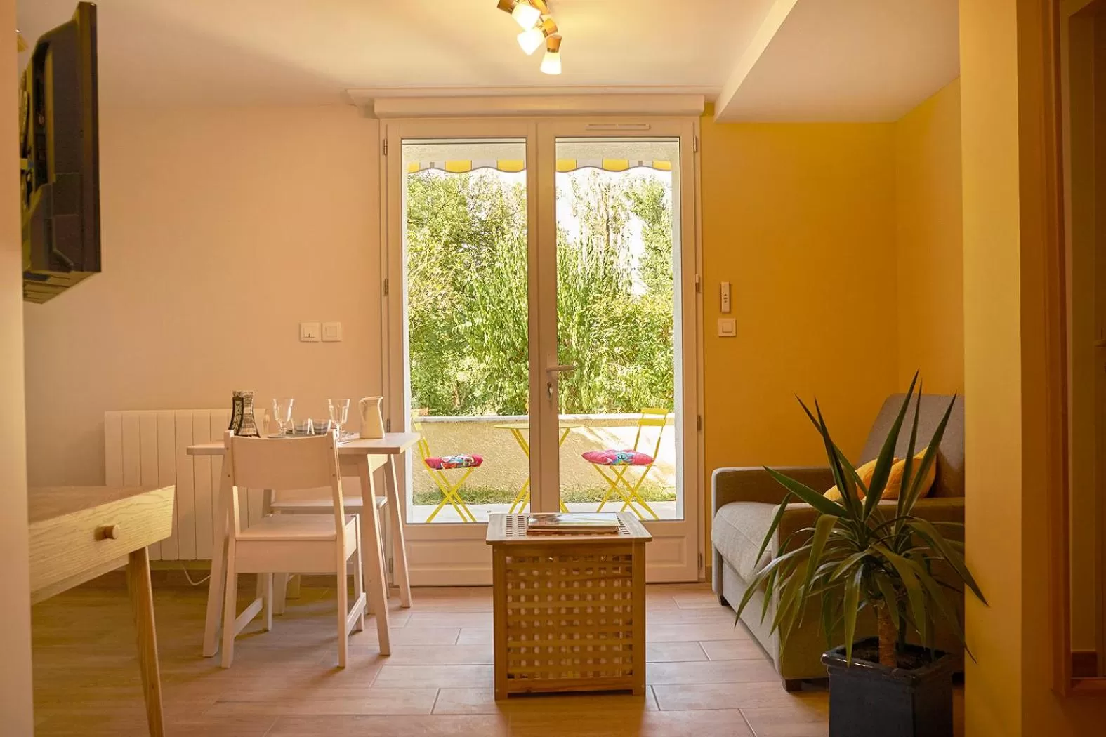 Seating area in Revigora