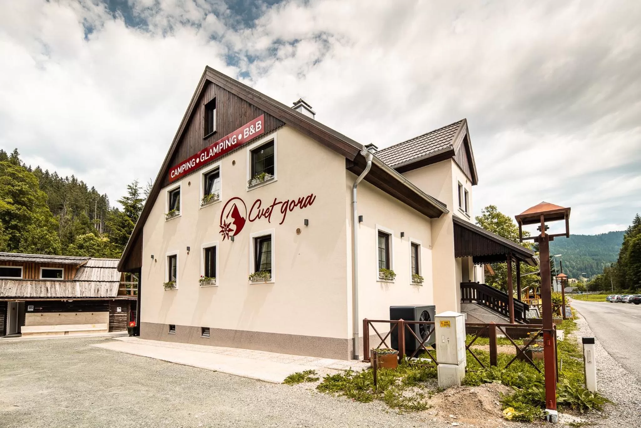 Property Building in Cvet gora - Camping, Glamping and Accomodations