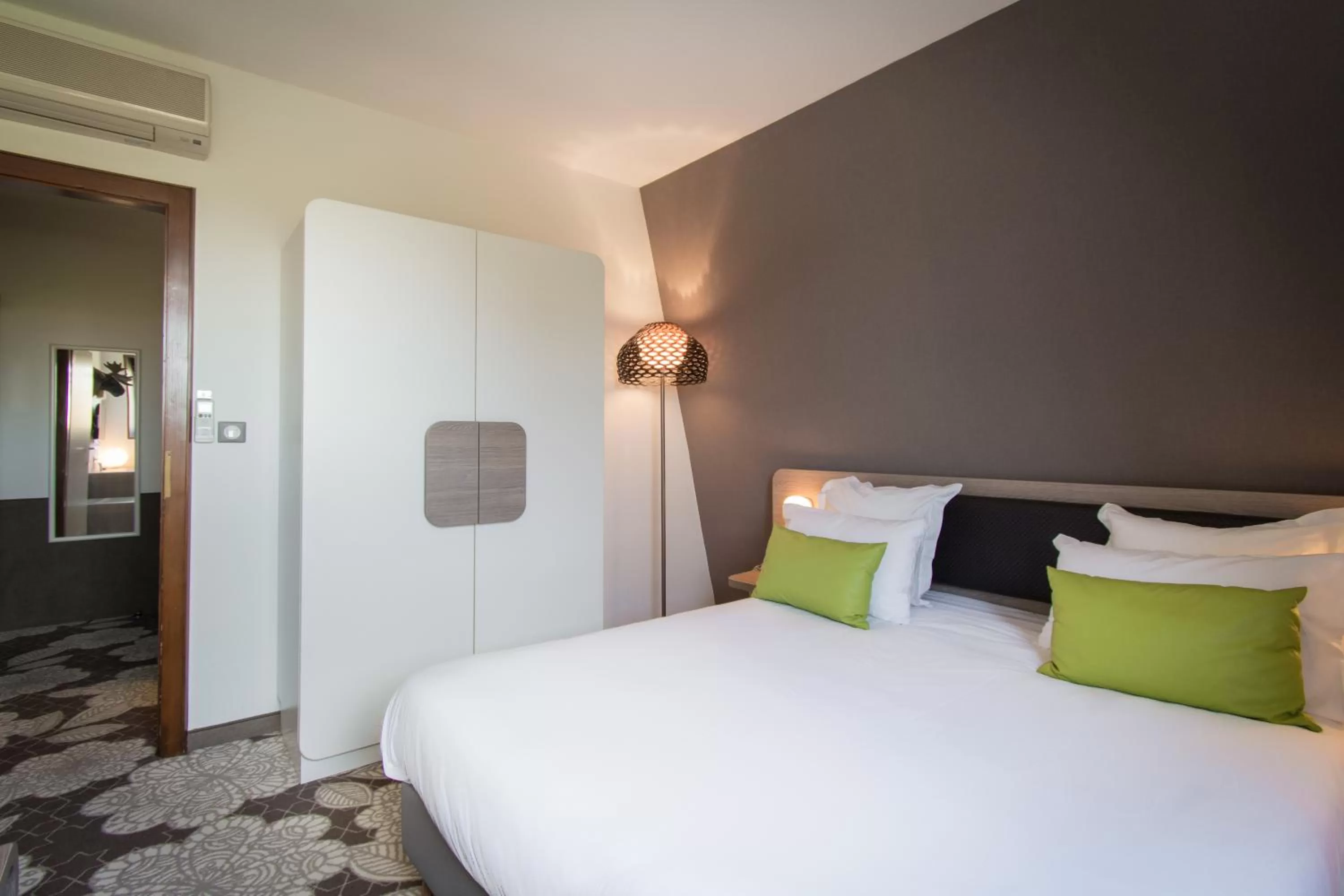 Bedroom, Bed in Hôtel Restaurant Vaillant Colmar Nord