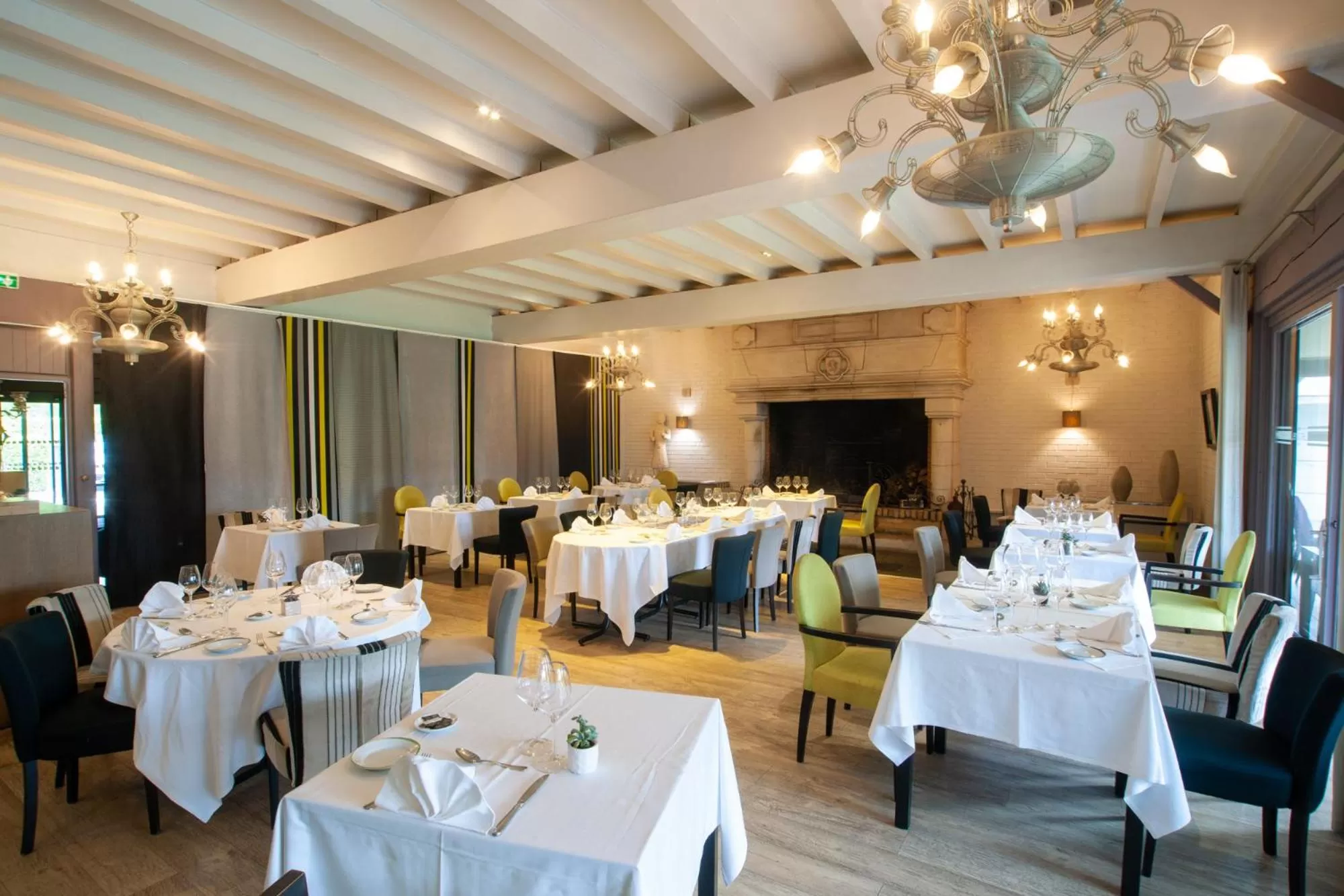 Restaurant/places to eat in LOGIS Hôtel & Restaurant - LENSOTEL