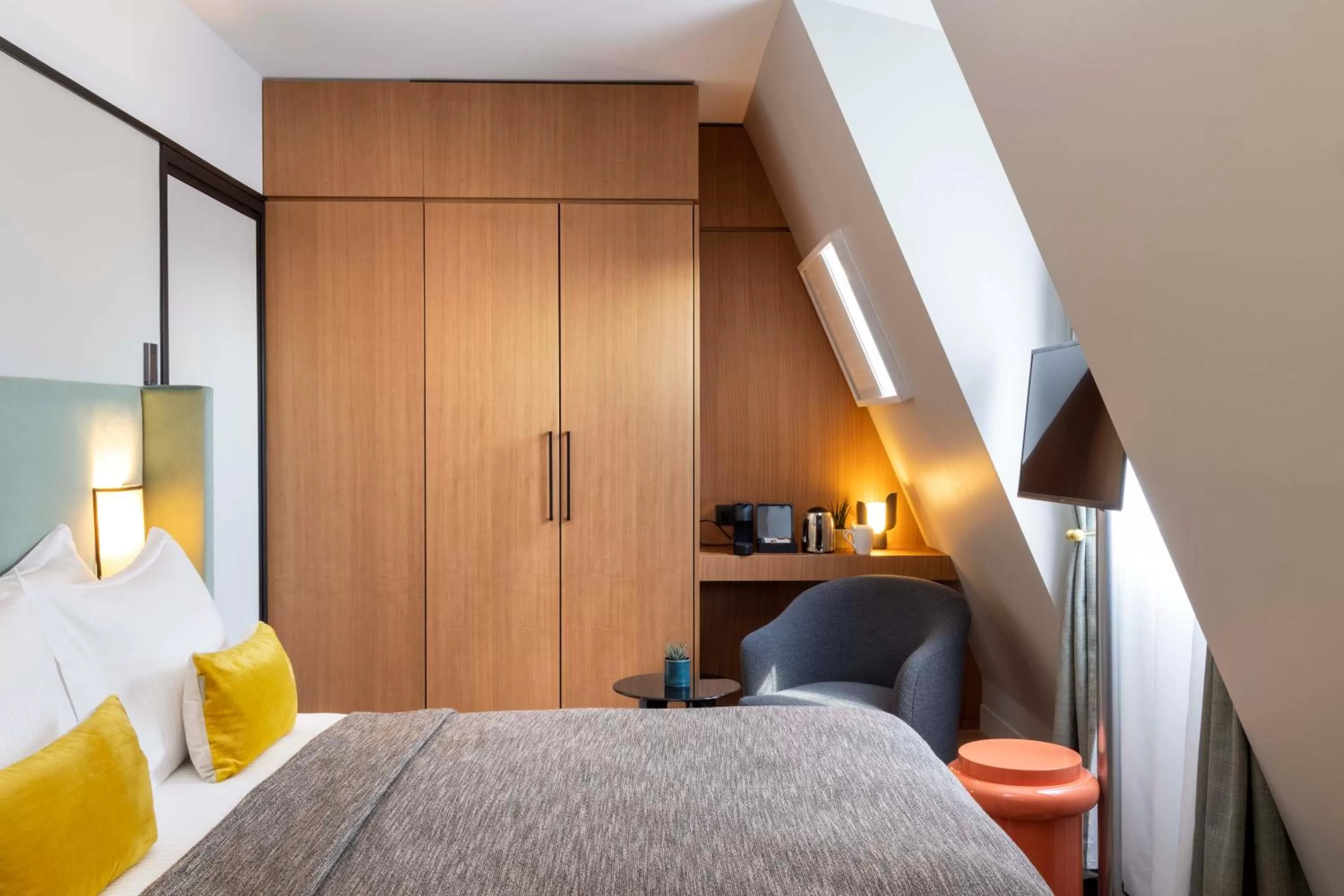 Bedroom, Bed in Hotel Le 37 Bis