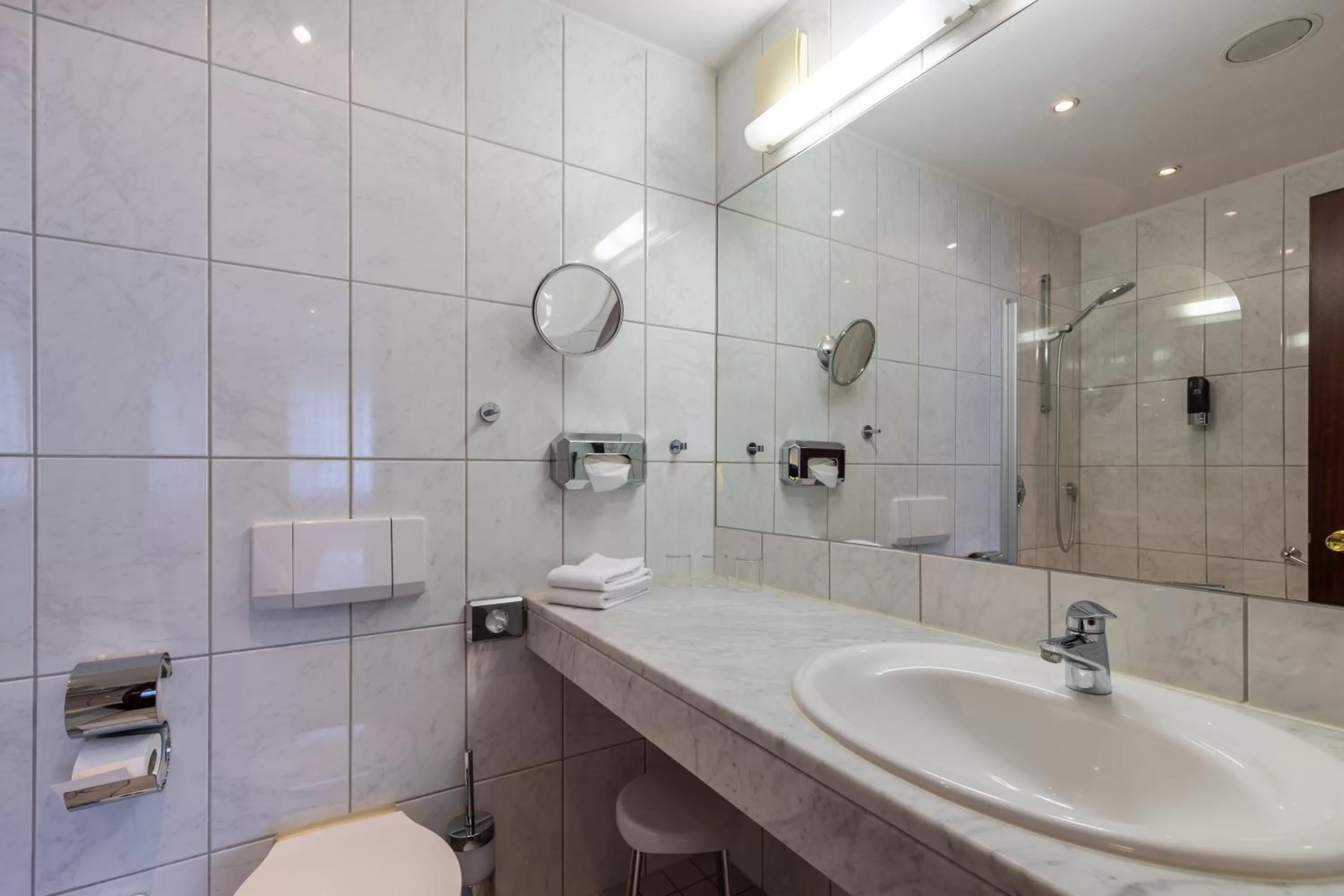 Bathroom in Trip Inn Hotel Esplanade, Düsseldorf