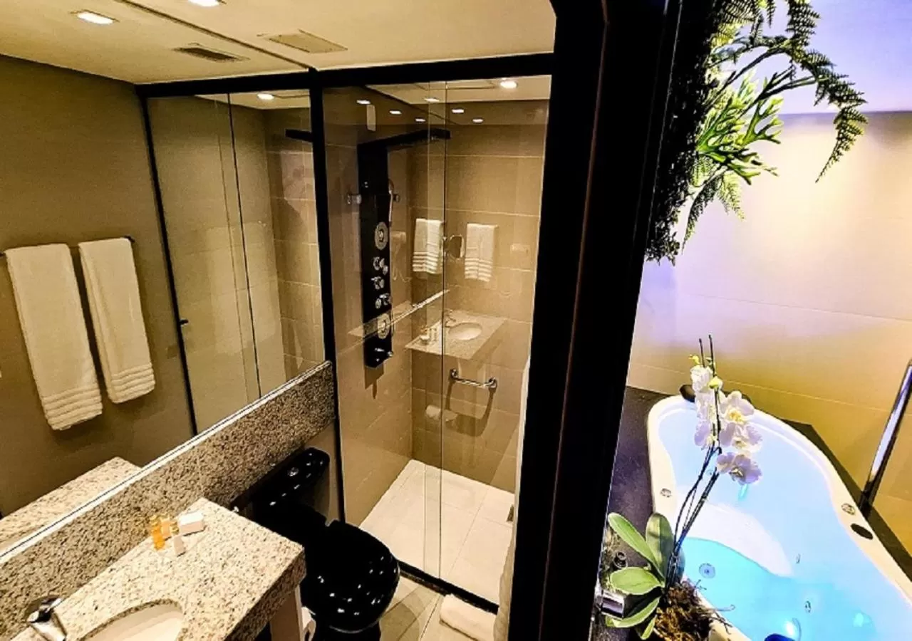 Hot Tub in eSuites Virgínia Luxemburgo