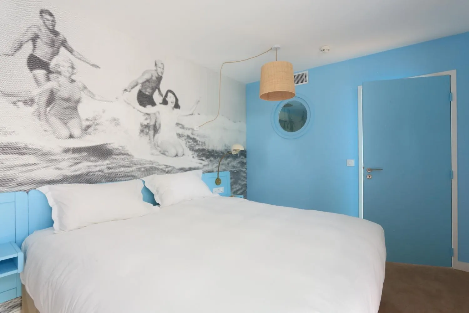 Bed in Hotel Casarose - Cannes Mandelieu