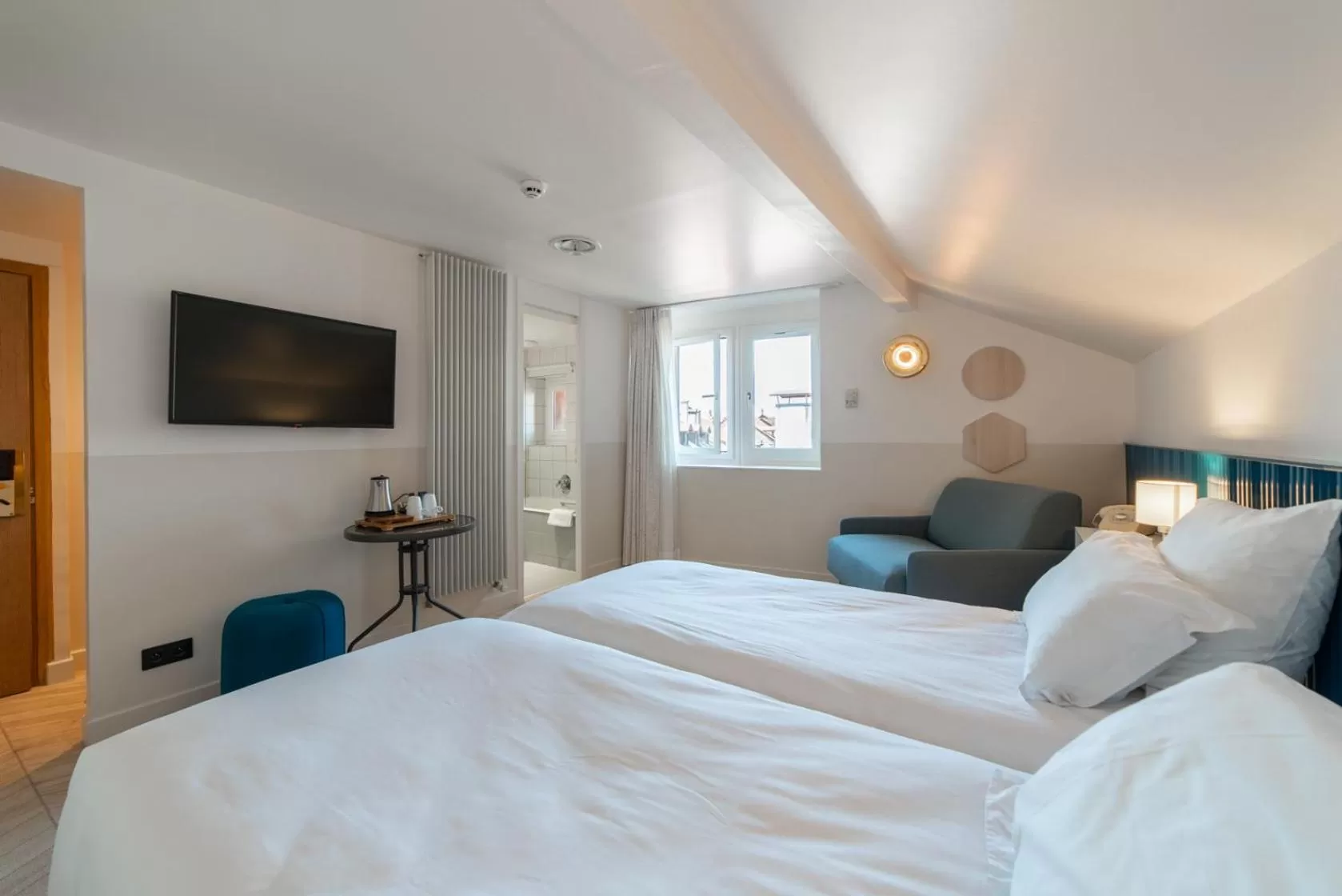 Photo of the whole room, Bed in Hôtel du Palais de l'Isle