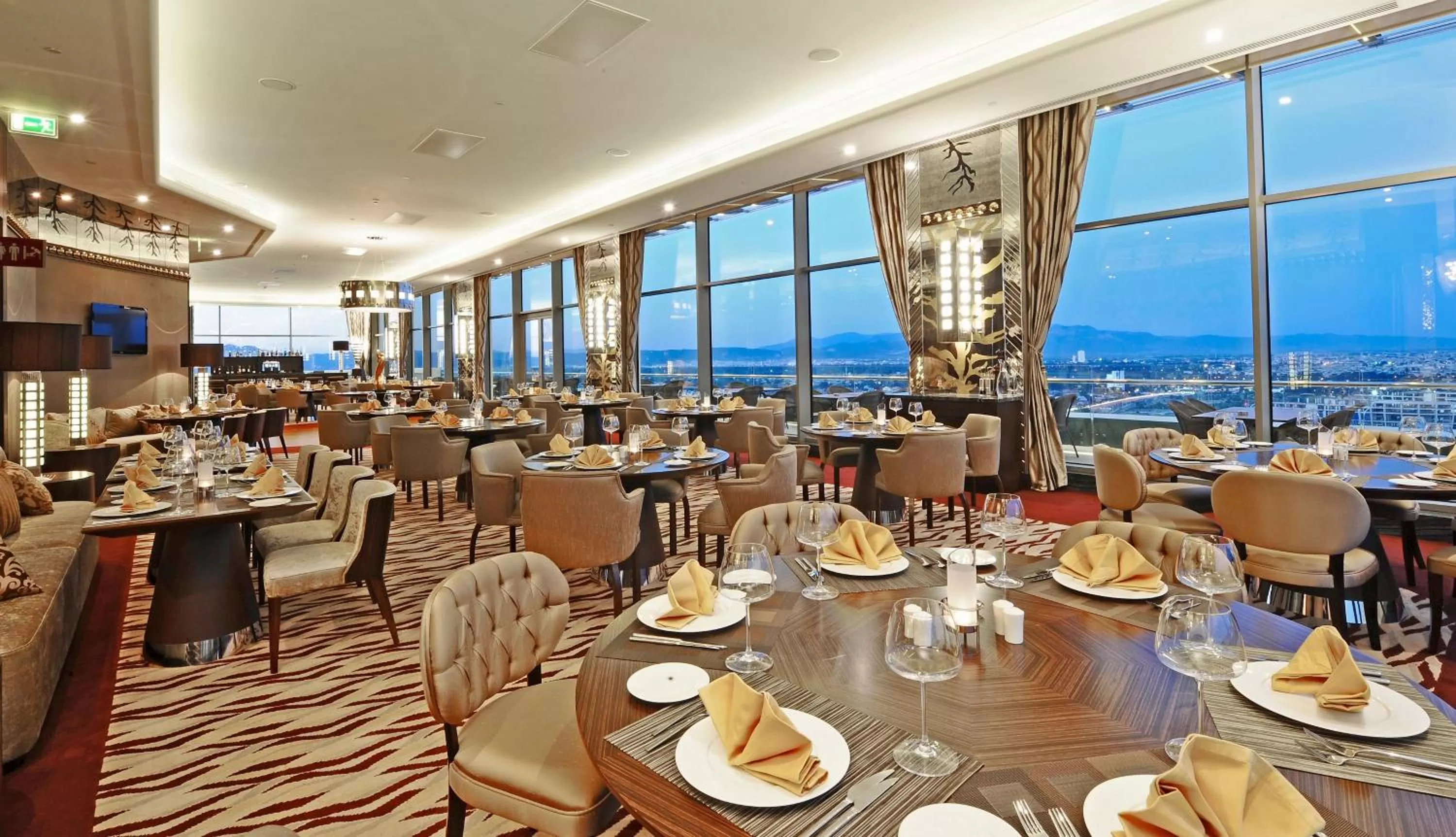 Restaurant/places to eat in Crowne Plaza Bursa Convention Center & Thermal Spa by IHG