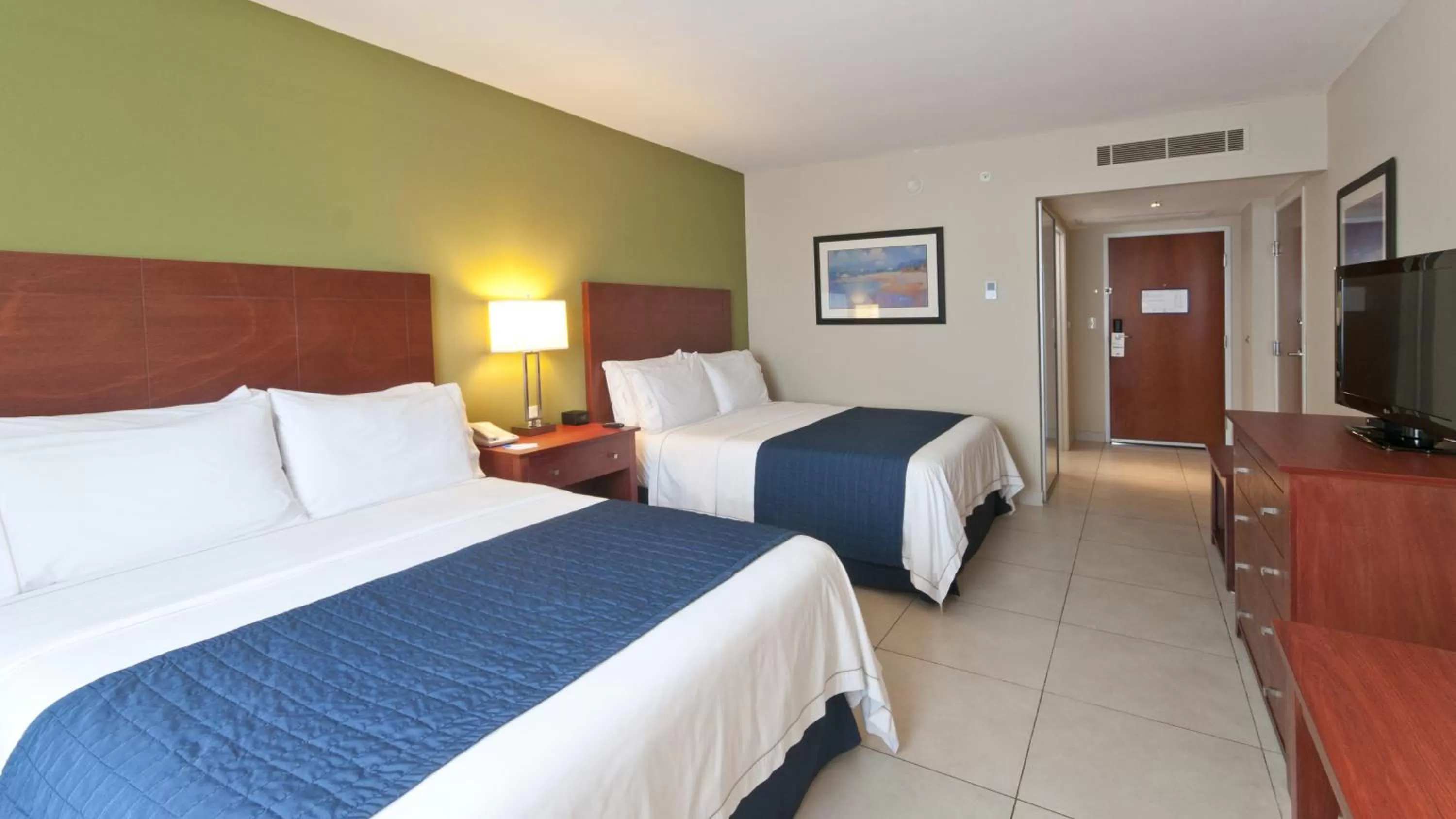 Photo of the whole room, Bed in Holiday Inn Express Veracruz Boca del Rio by IHG