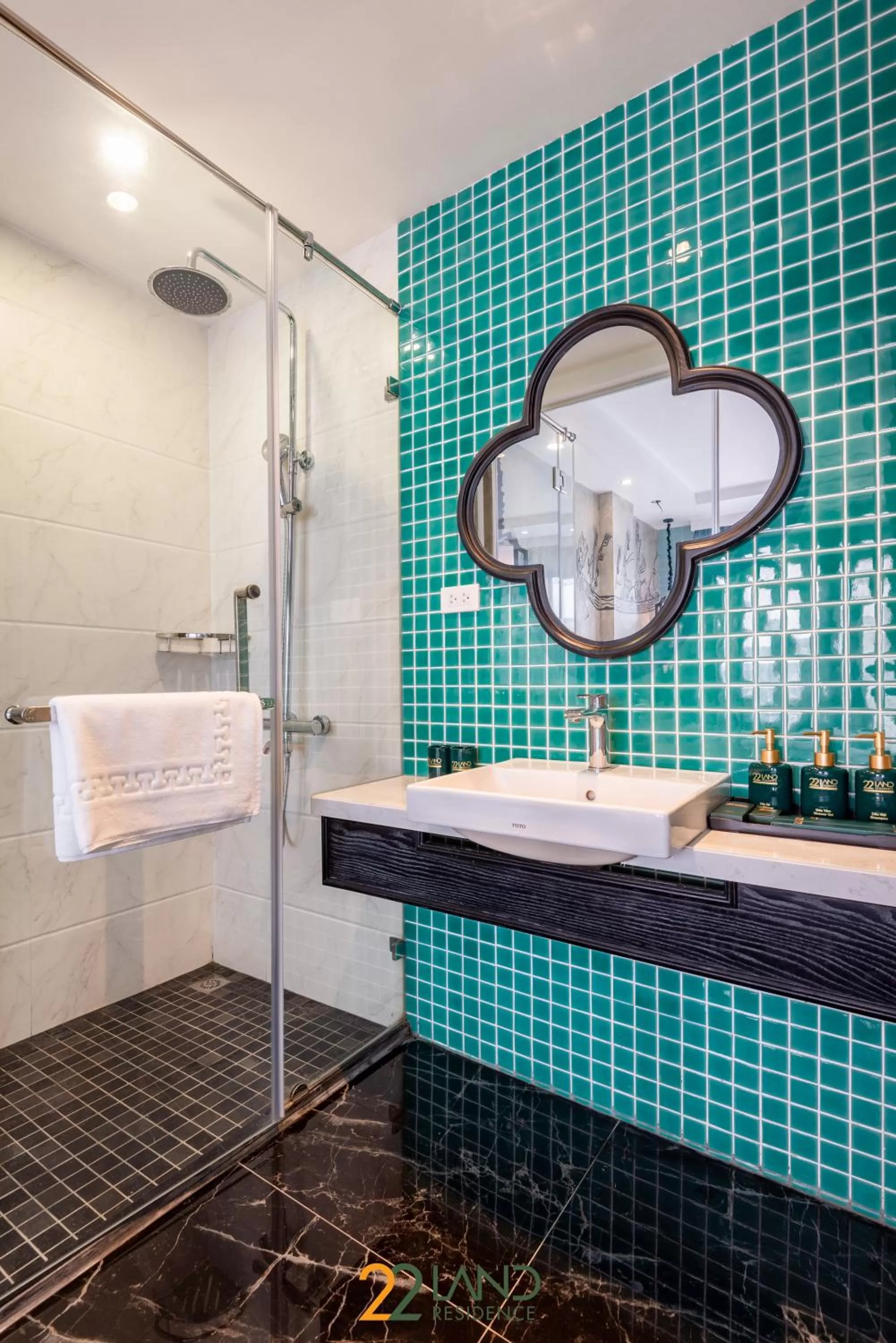 Shower, Bathroom in 22Land Residence Hotel & Spa 52 Ngo Huyen