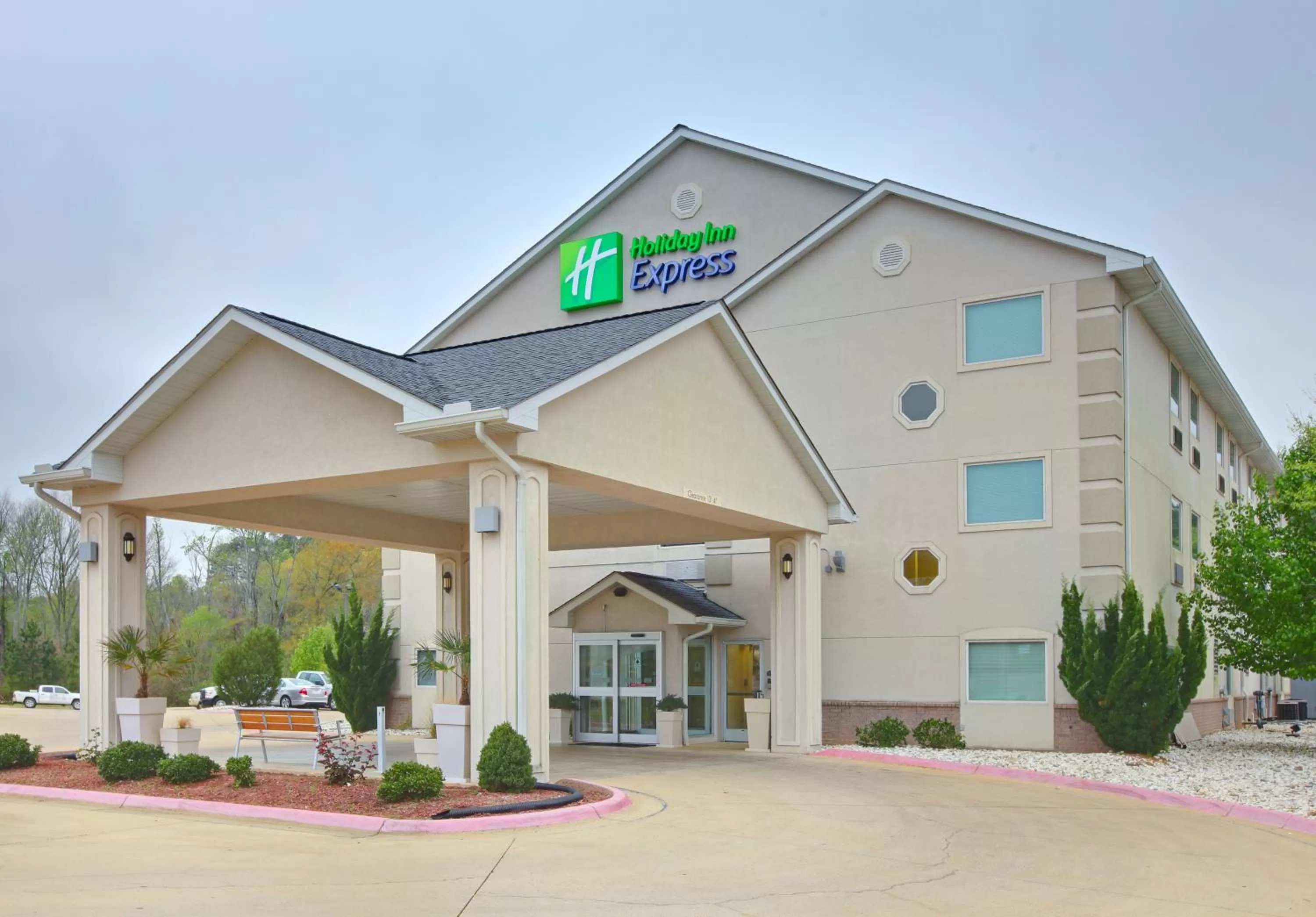 Holiday Inn Express & Suites - El Dorado by IHG
