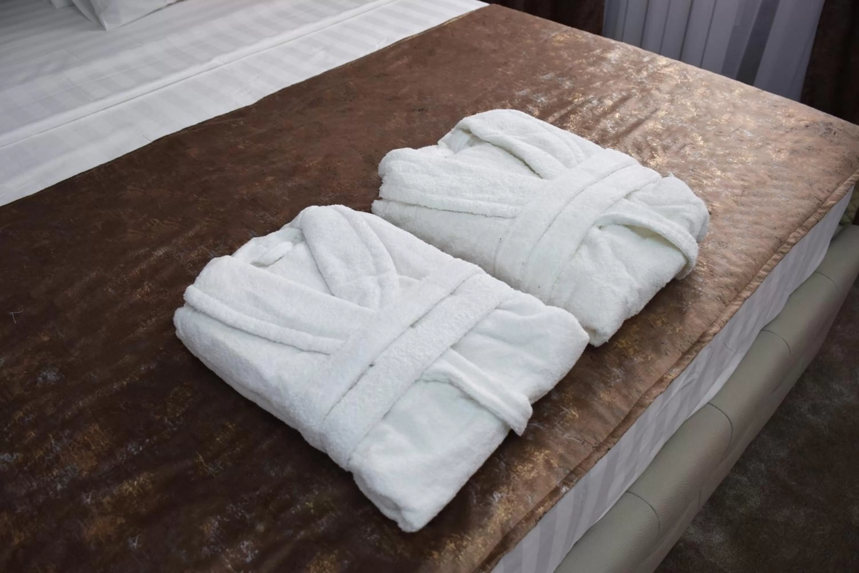 towels in MirOtel Hotel
