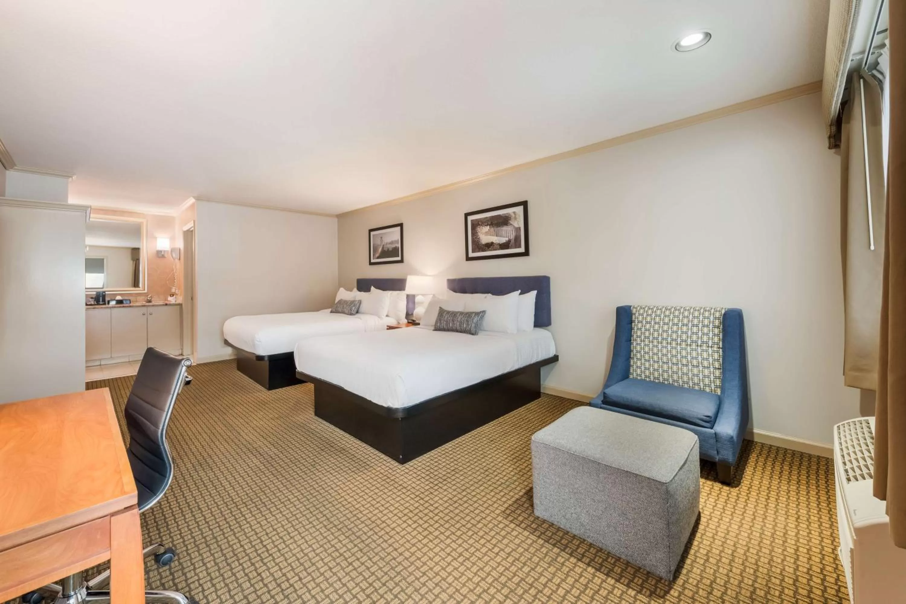 Bedroom, Bed in SureStay Plus Hotel by Best Western Mountain View