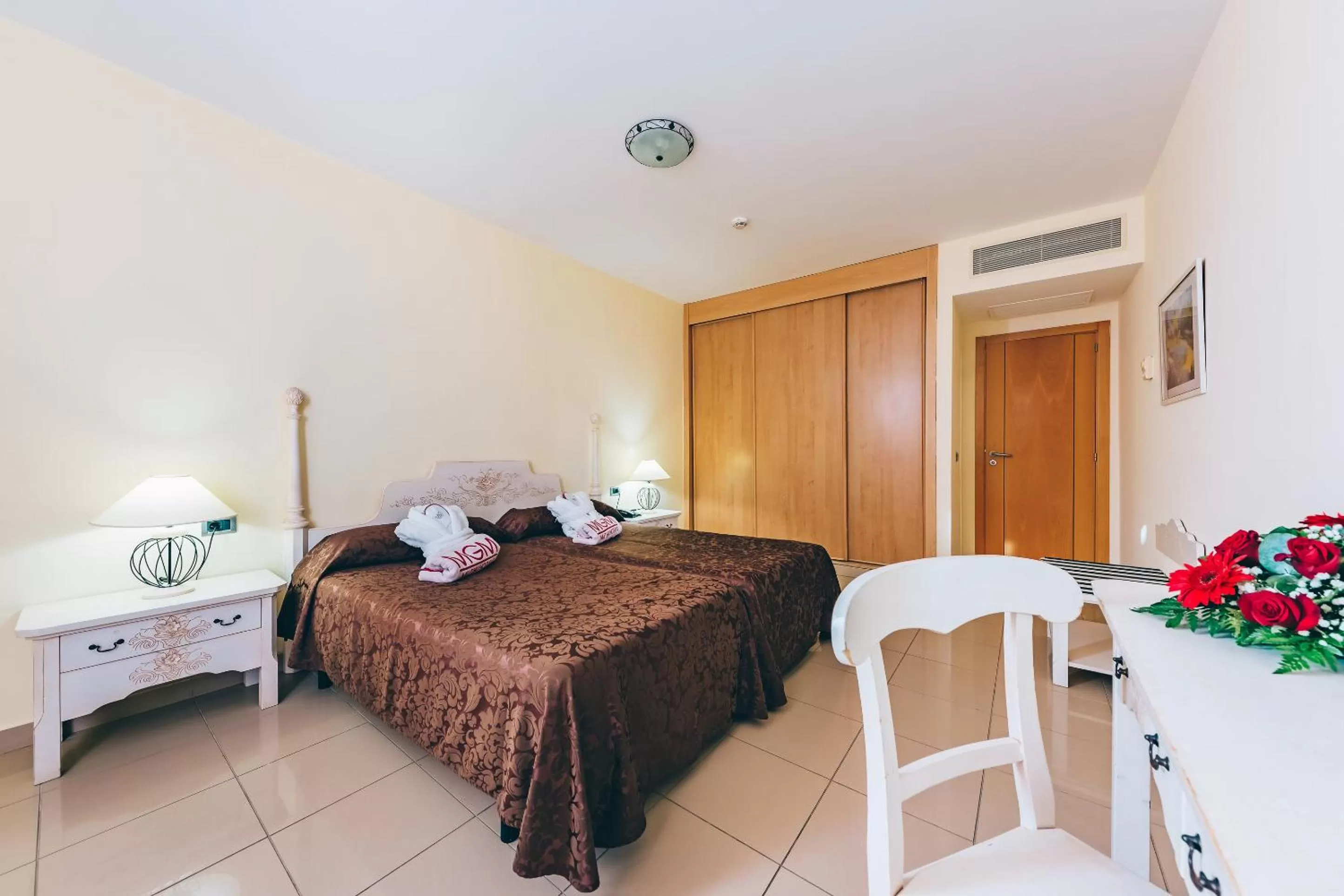 Bed in Grand Muthu Golf Plaza Hotel & Spa