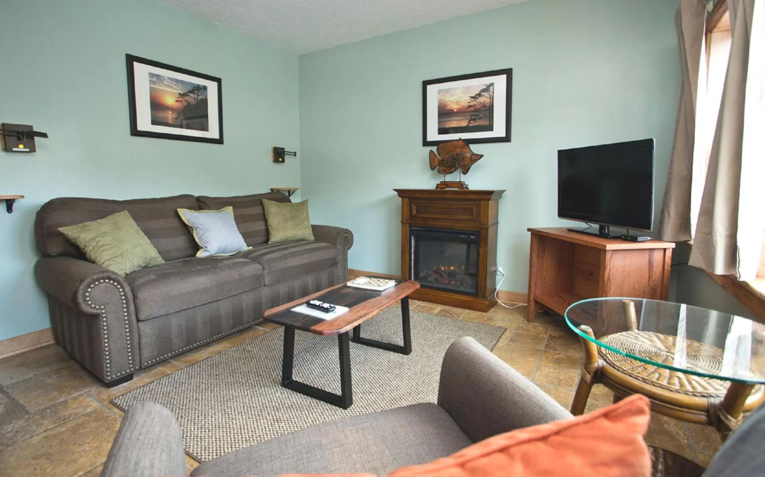Living room, Seating Area in Agate Beach Motel