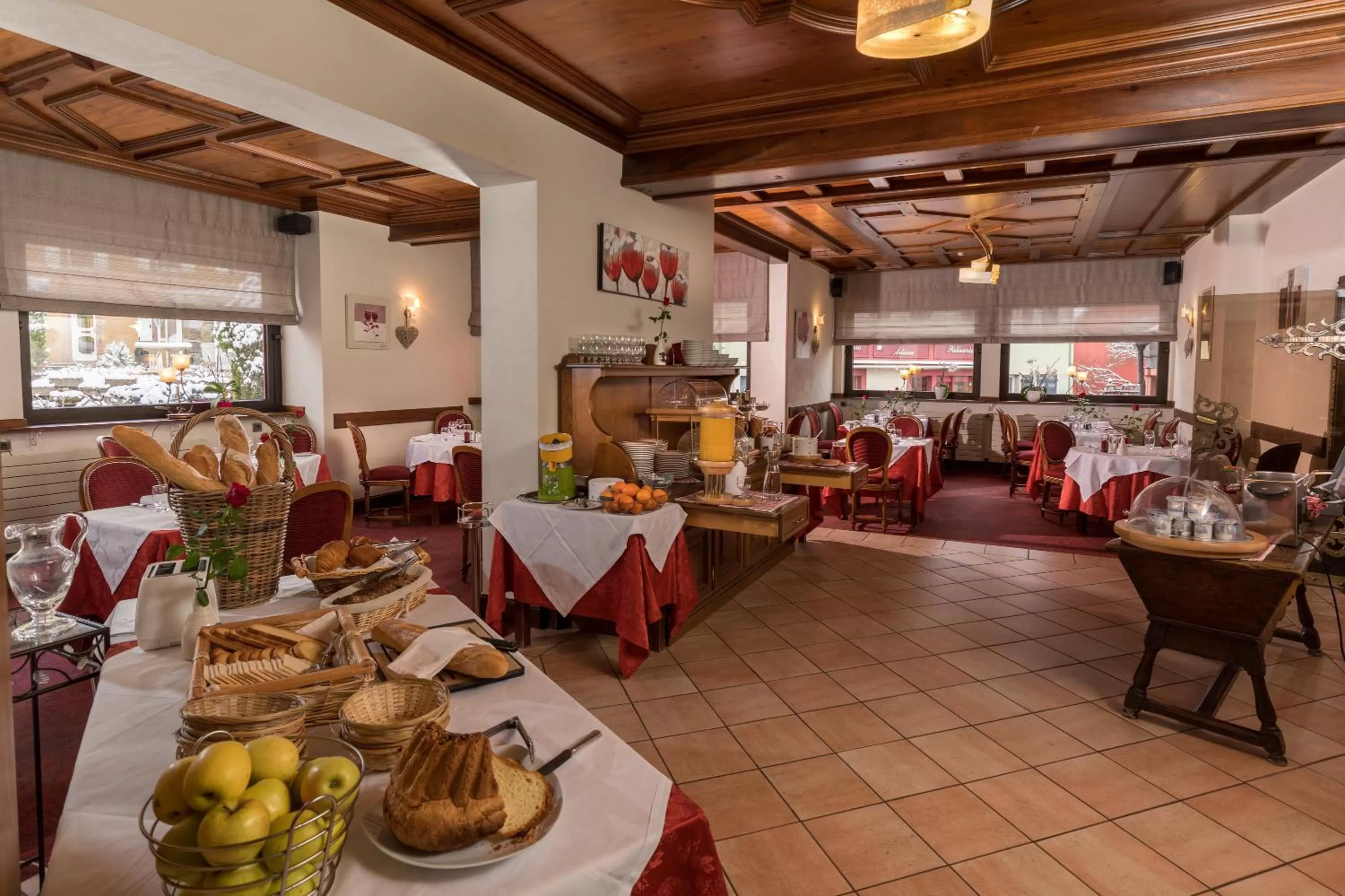 Buffet breakfast in Logis Hostellerie Motel Au Bois Le Sire