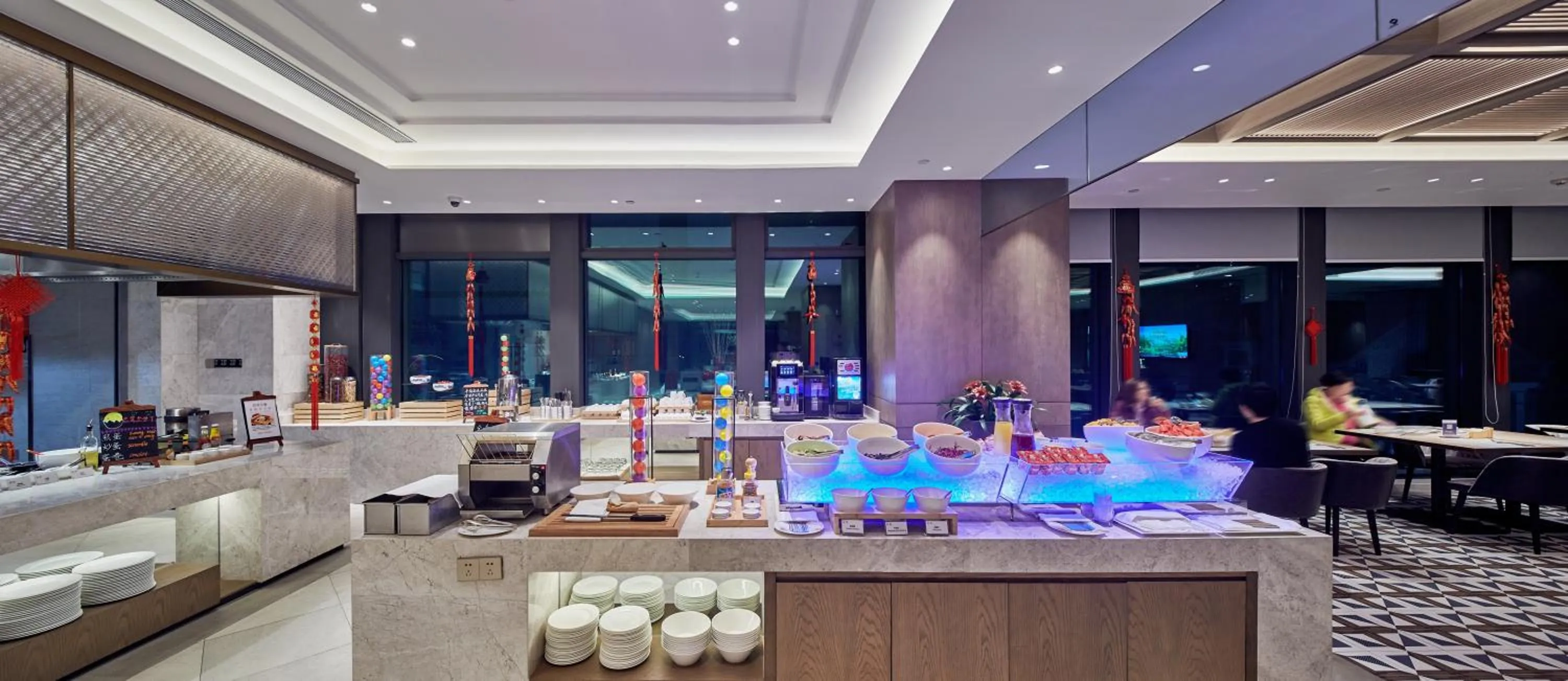 Restaurant/places to eat in Hyatt Place Chengdu Pebble Walk