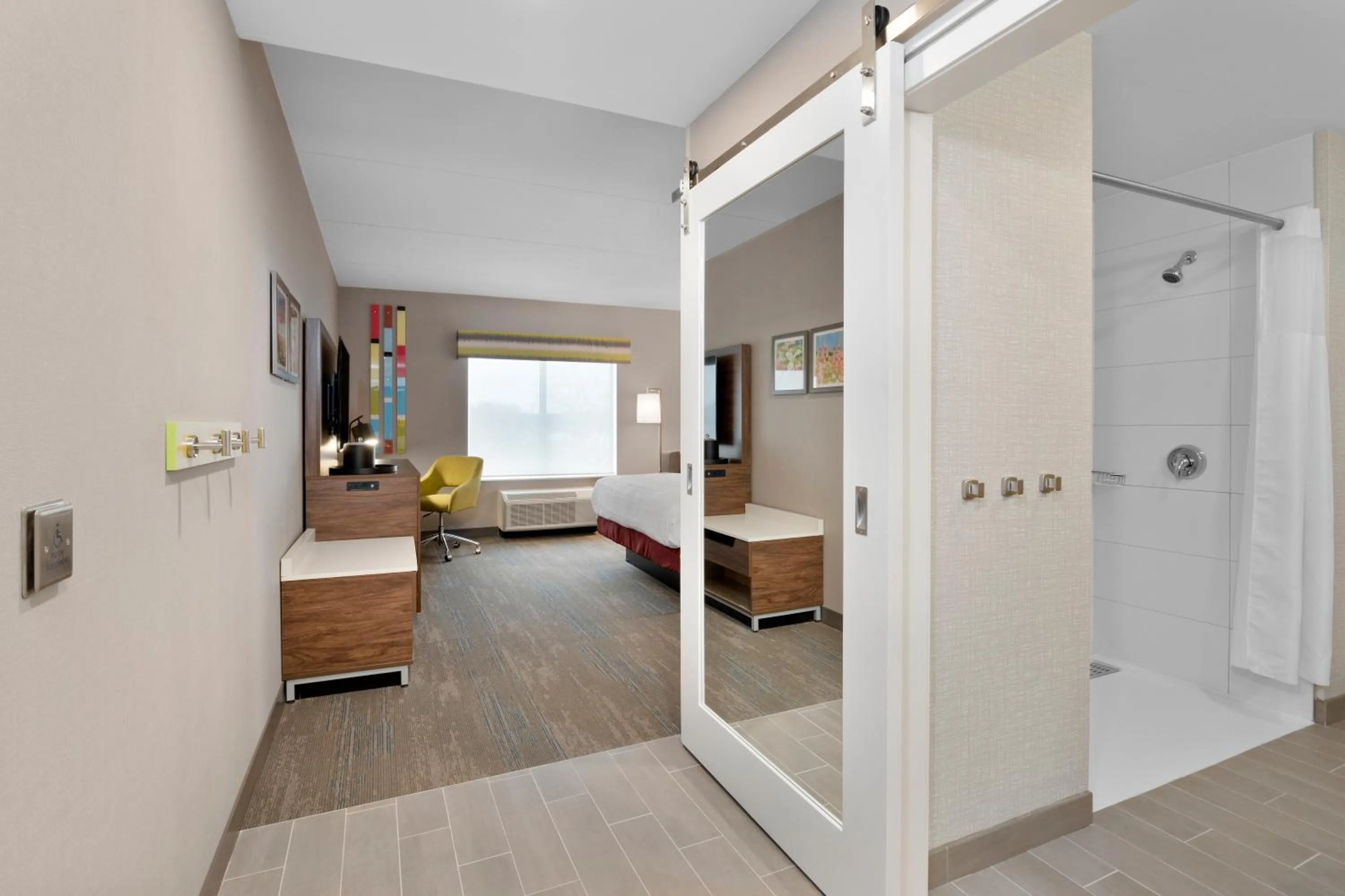 Bed in Hampton Inn By Hilton Cornwall