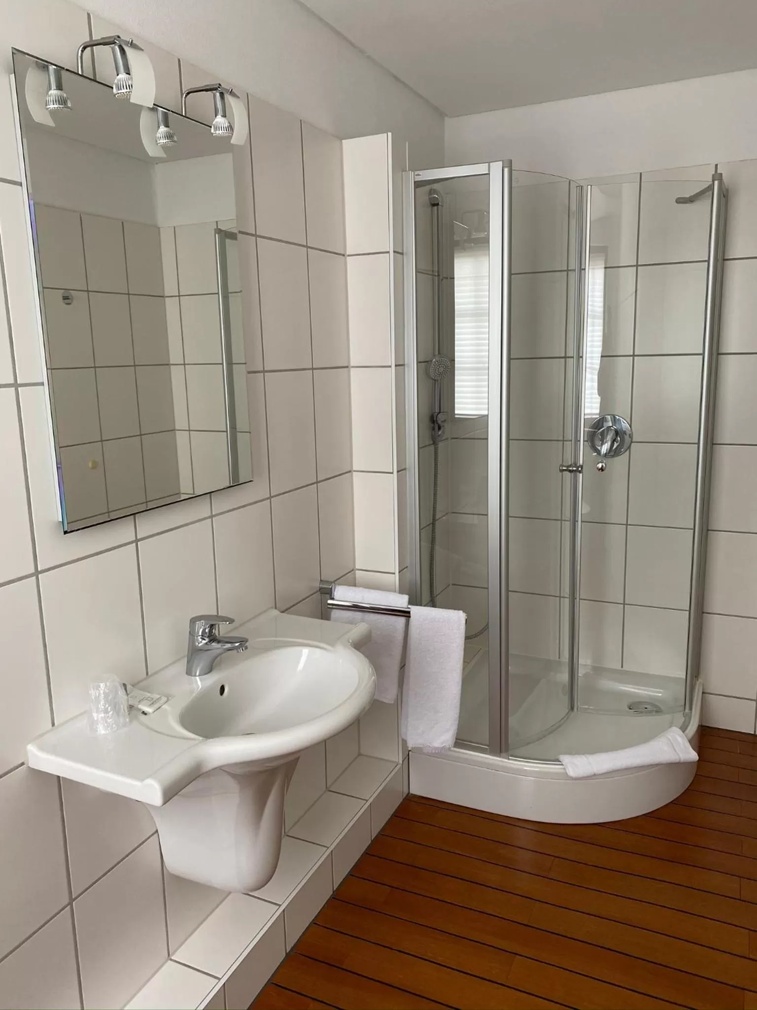 Shower in Hotel Kaiserhof