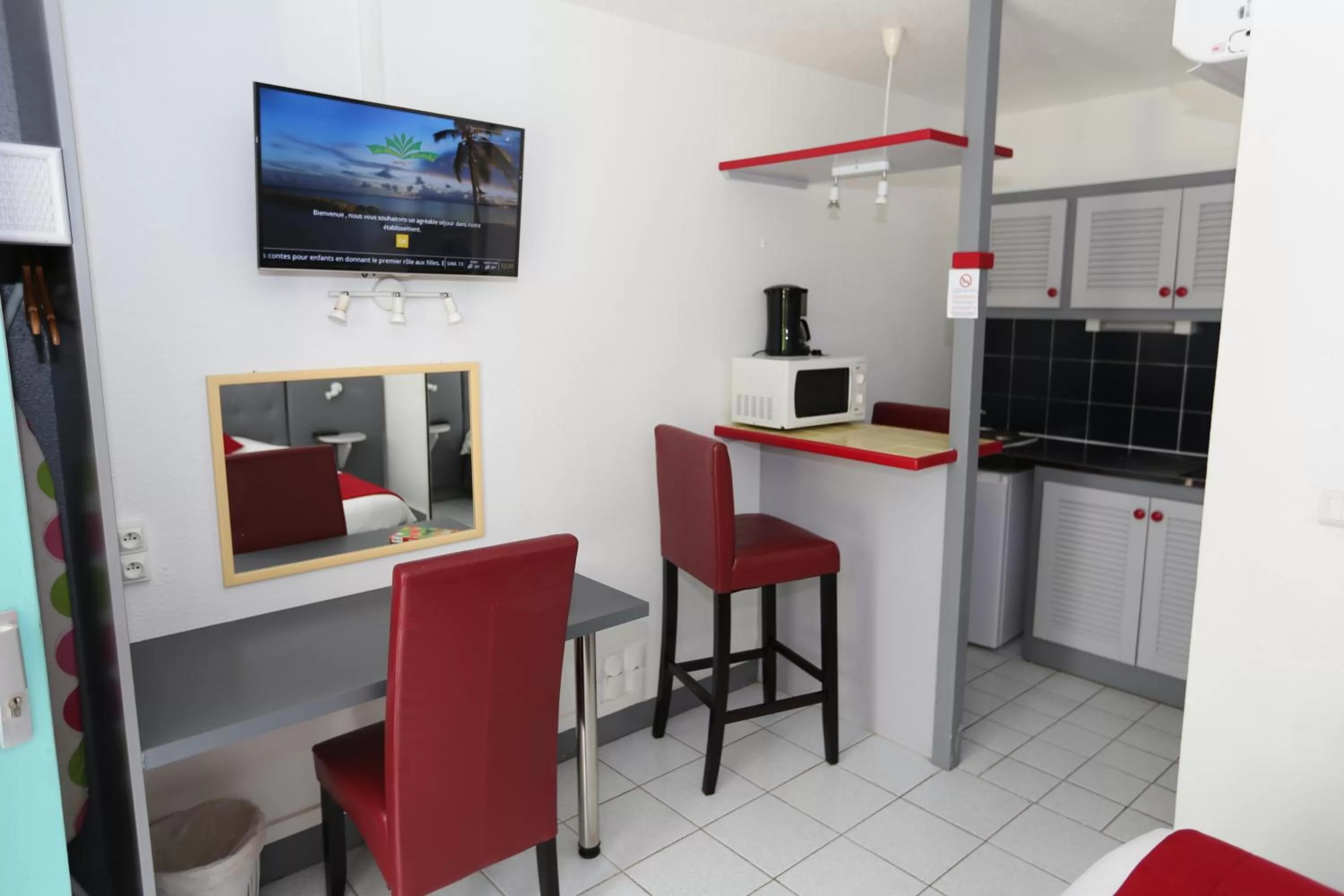 TV and multimedia in Hotel La Maison Creole