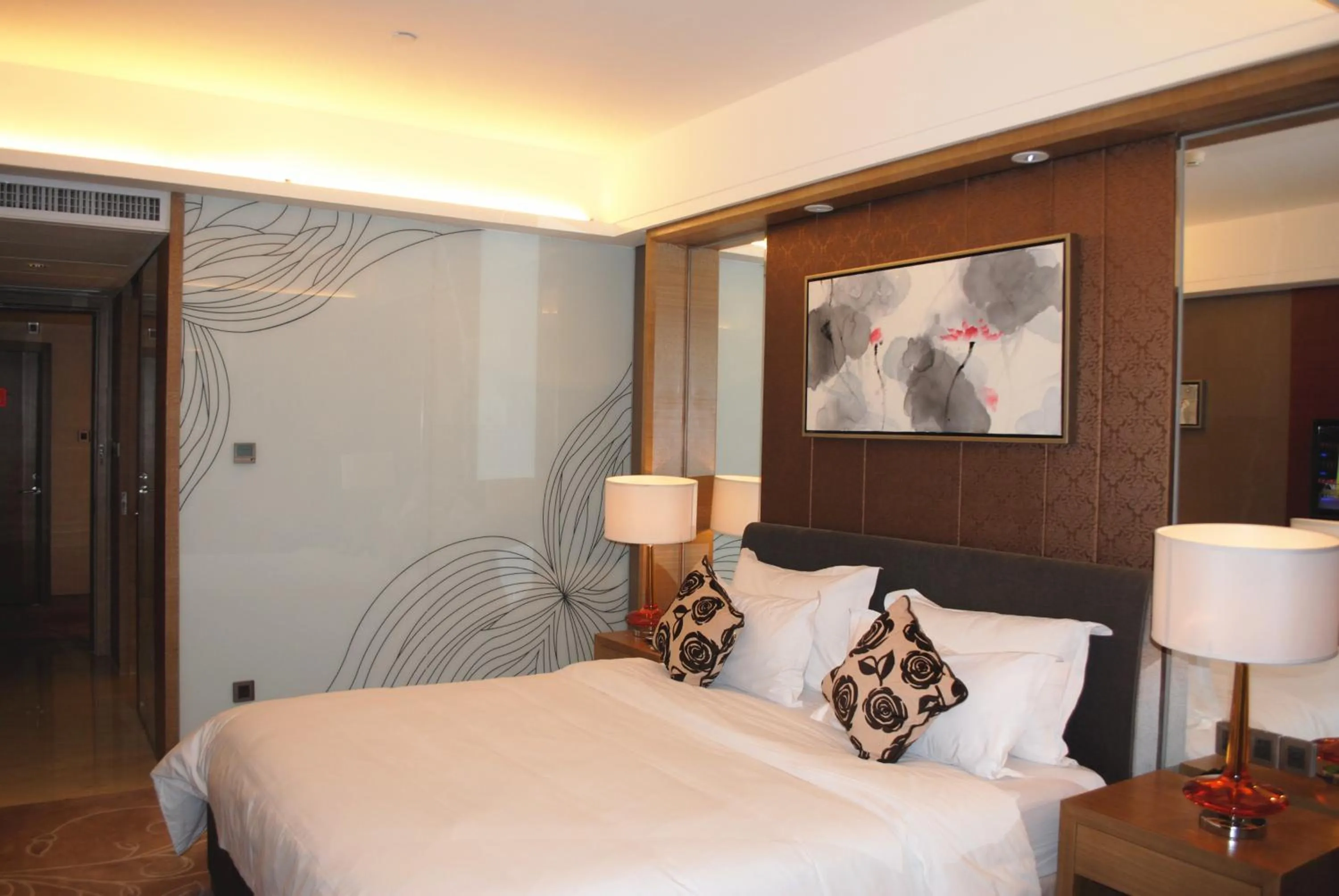 Bed in Guangzhou New Century Hotel