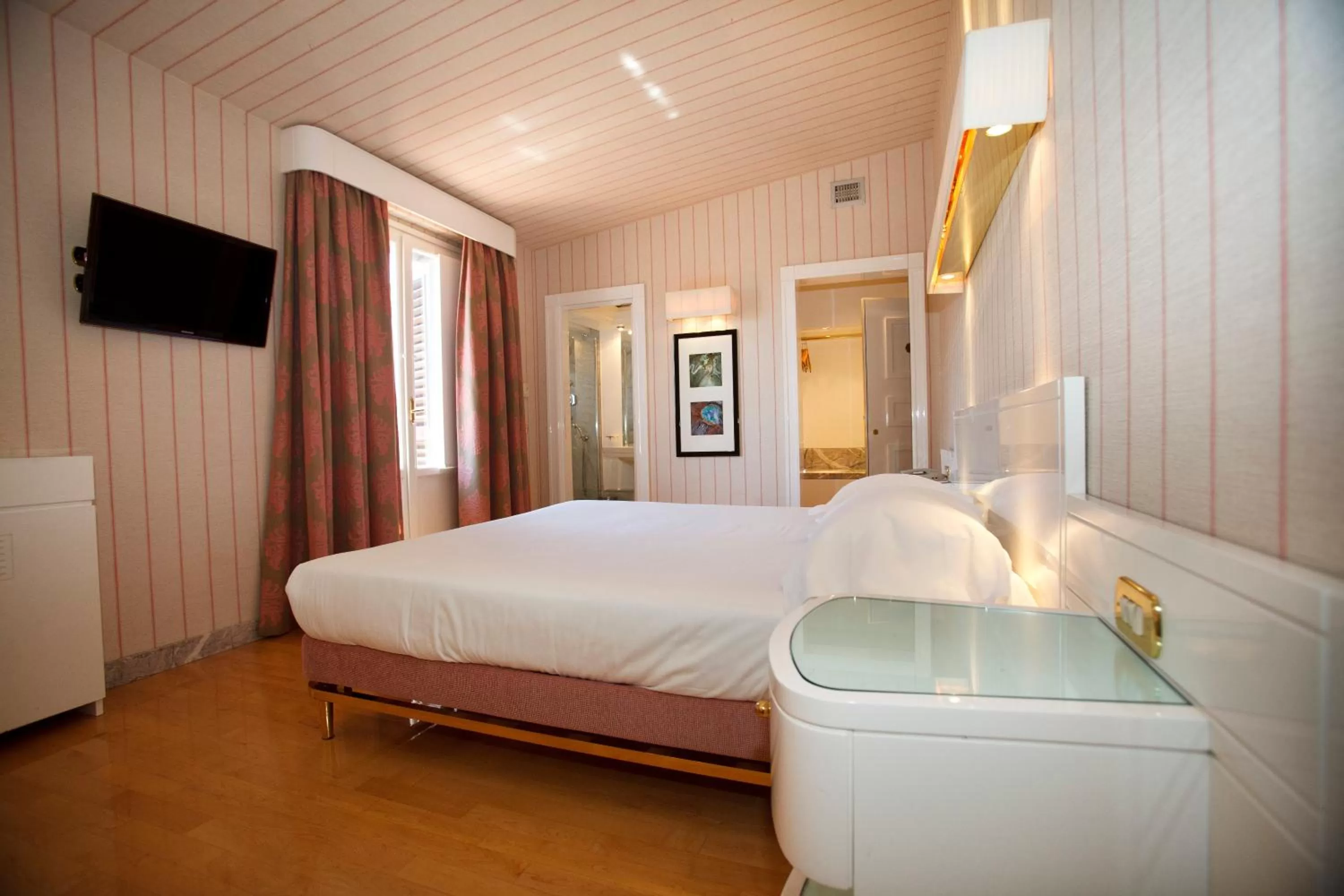 Bedroom, Bed in Hotel Albani Firenze