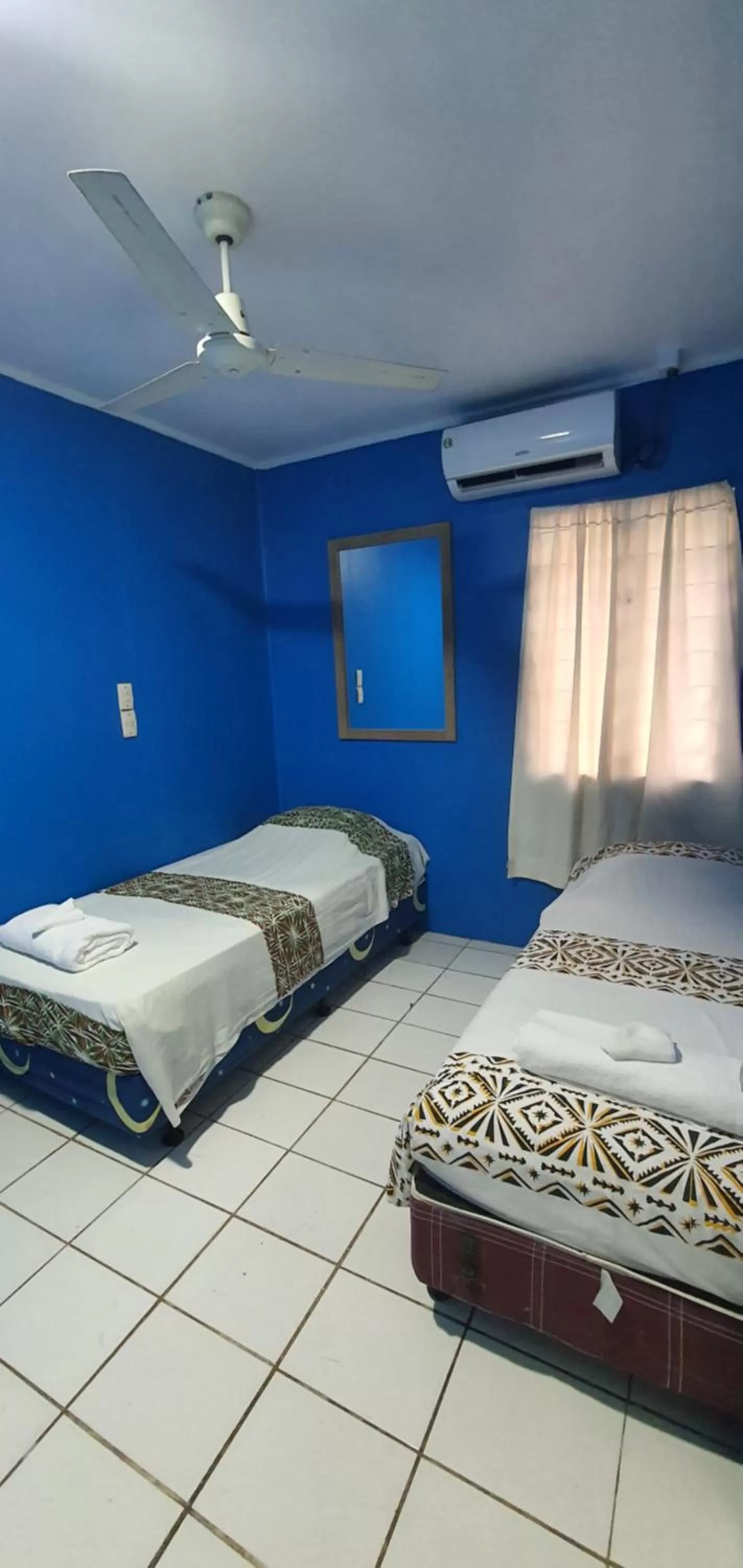 Photo of the whole room, Bed in Lynn's Getaway Hotel