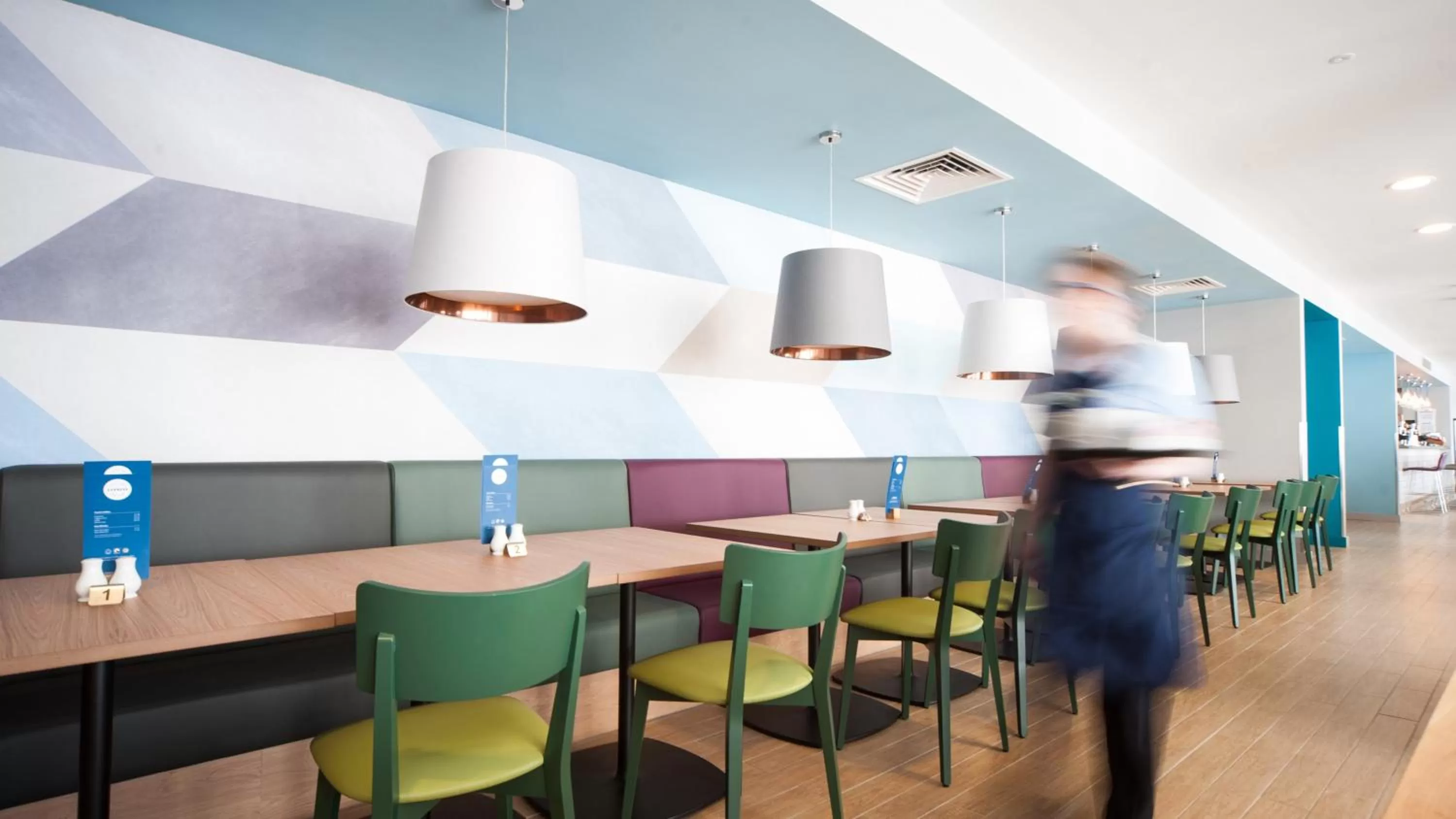 Restaurant/places to eat in Holiday Inn Express Aberdeen Airport by IHG