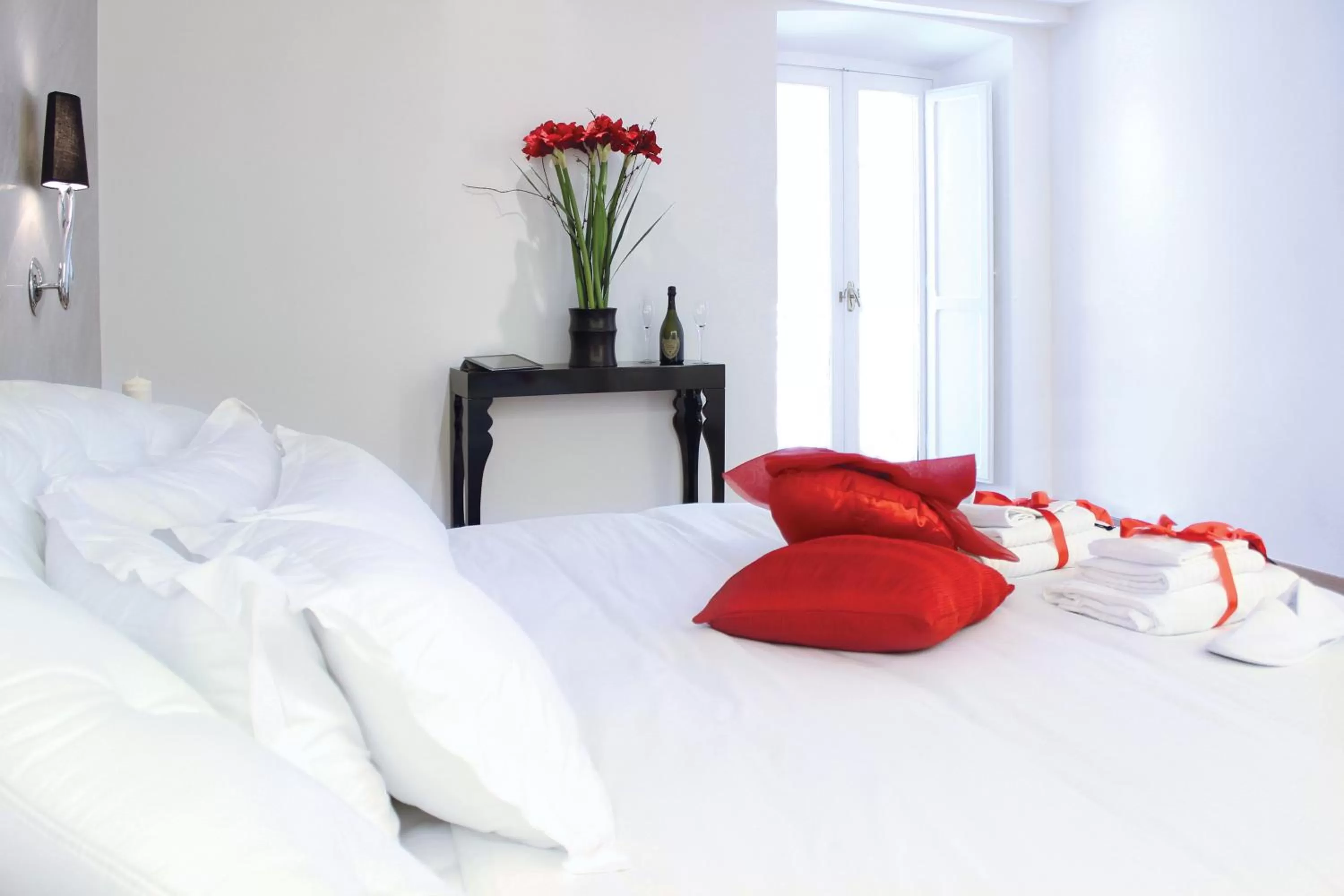 Decorative detail, Bed in Hub Navona