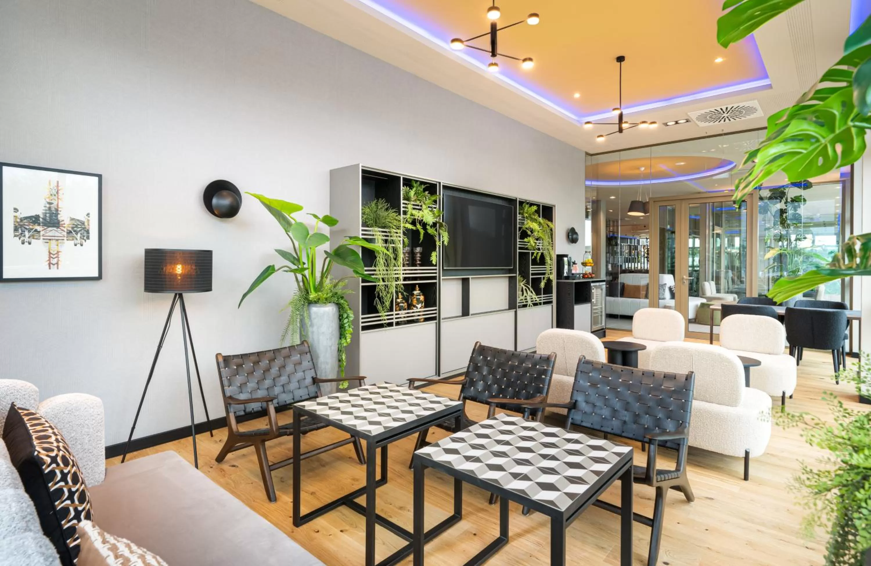 Lounge or bar in Leonardo Royal Hotel Cologne Bonn Airport