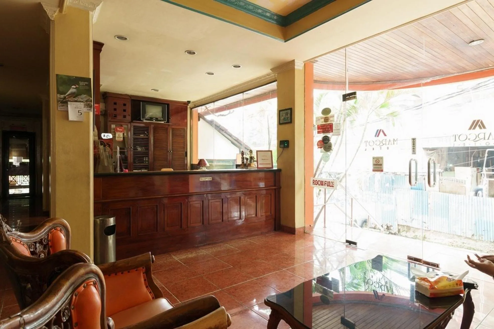 Lobby or reception in RedDoorz @ Jalan Jaksa