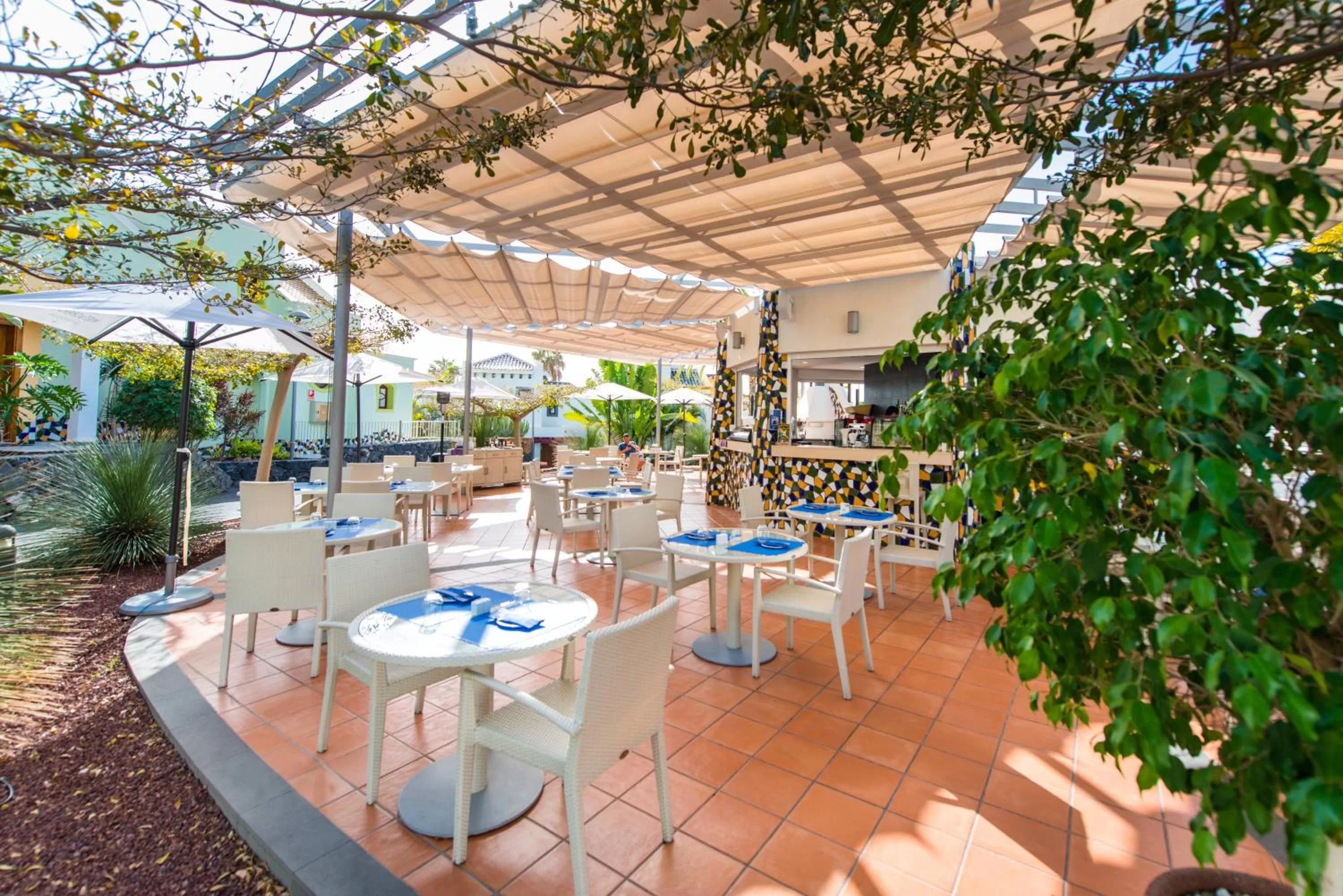 Restaurant/places to eat in Hotel Suite Villa Maria