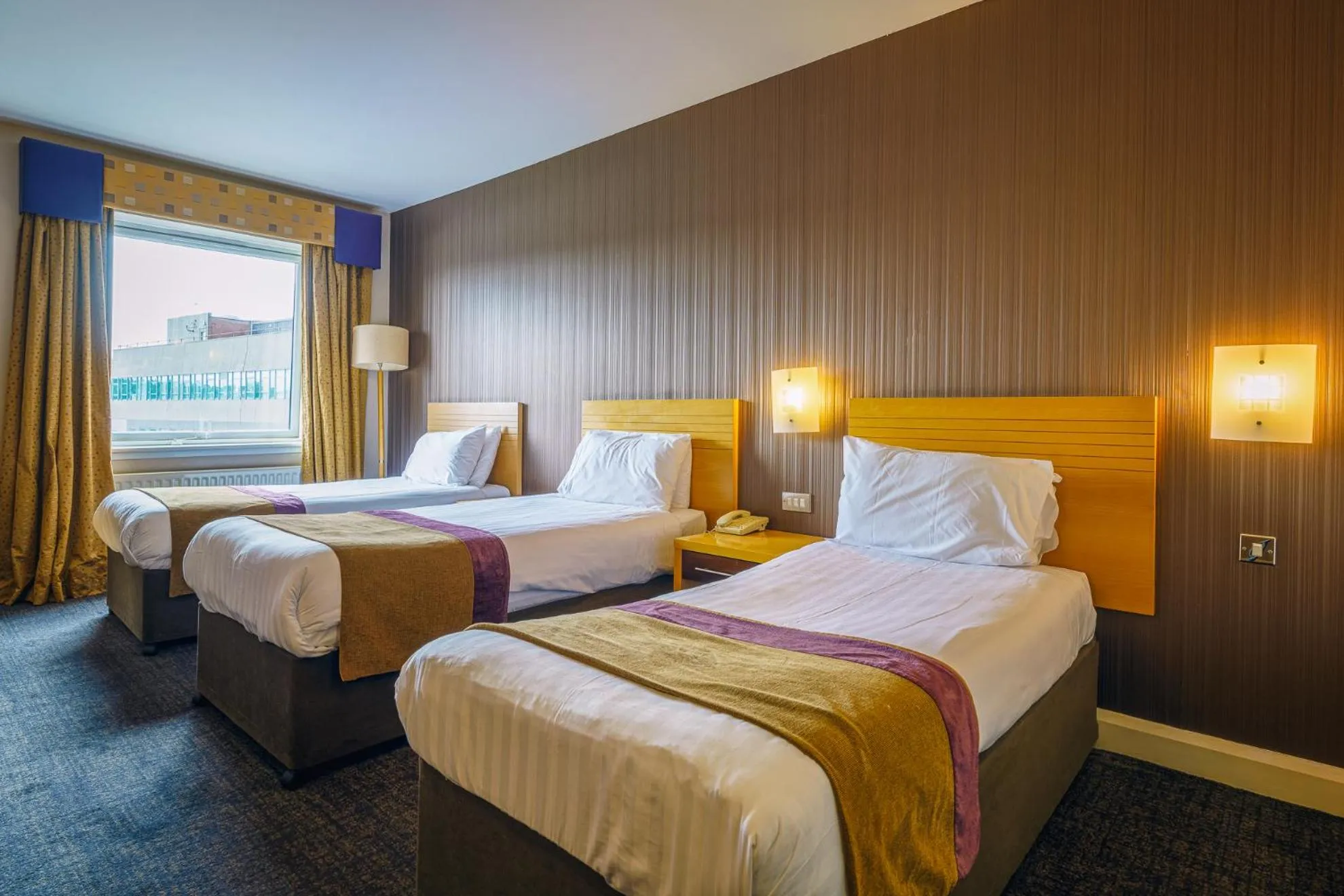 Bedroom, Bed in City Hotel