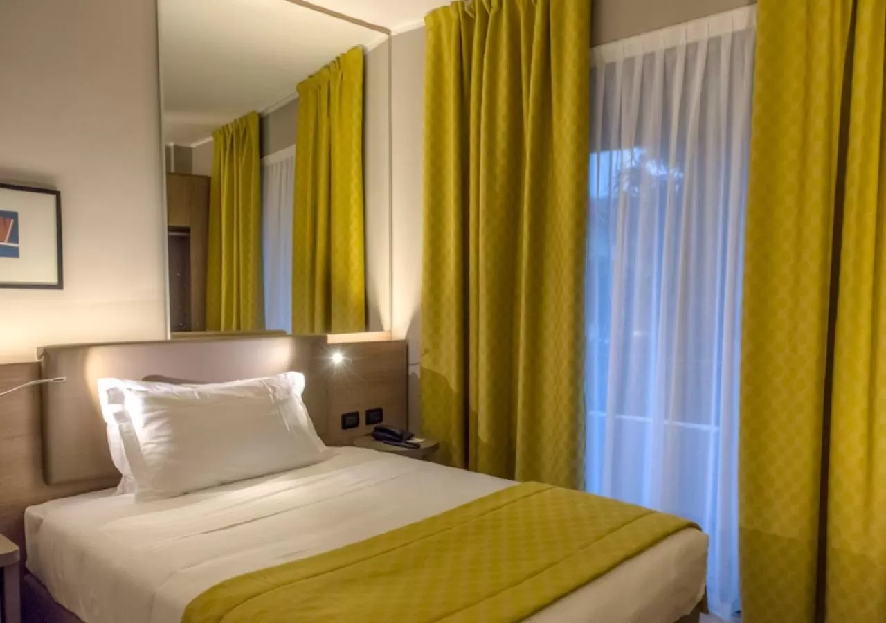 Bed in Cardano Hotel Malpensa