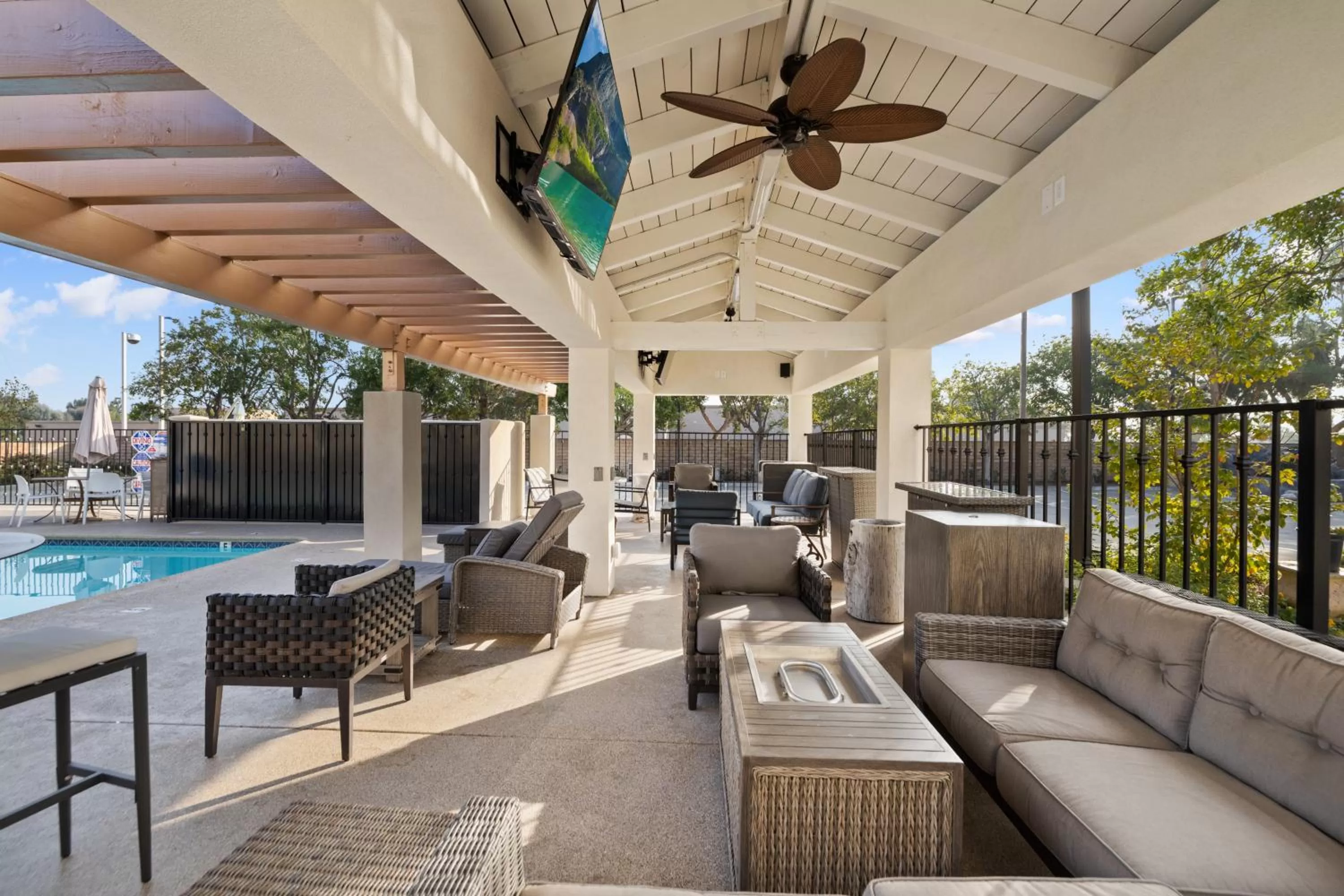 Swimming pool in Hotel Huntington