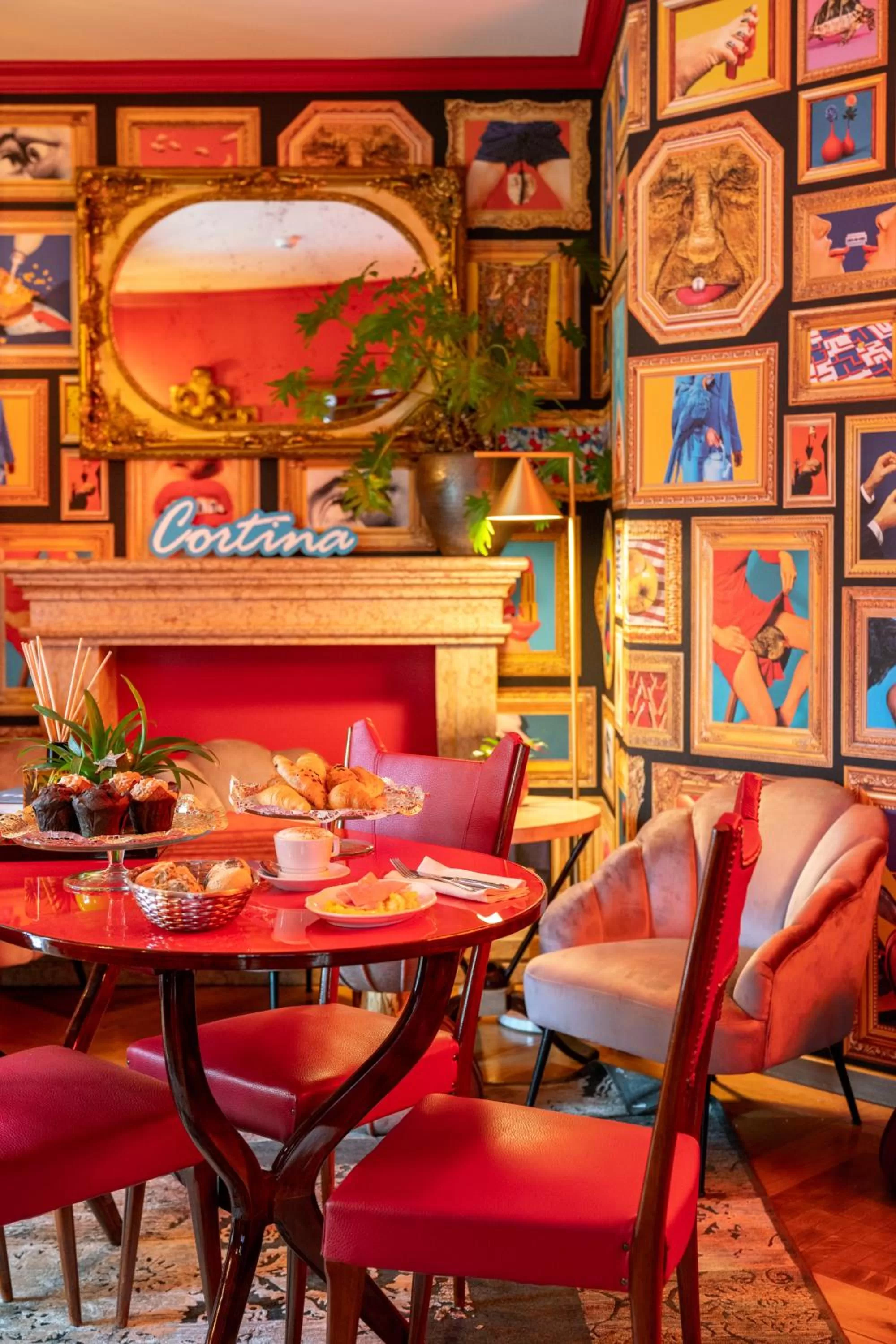 Restaurant/places to eat in Ambra Cortina Luxury&Fashion Hotel