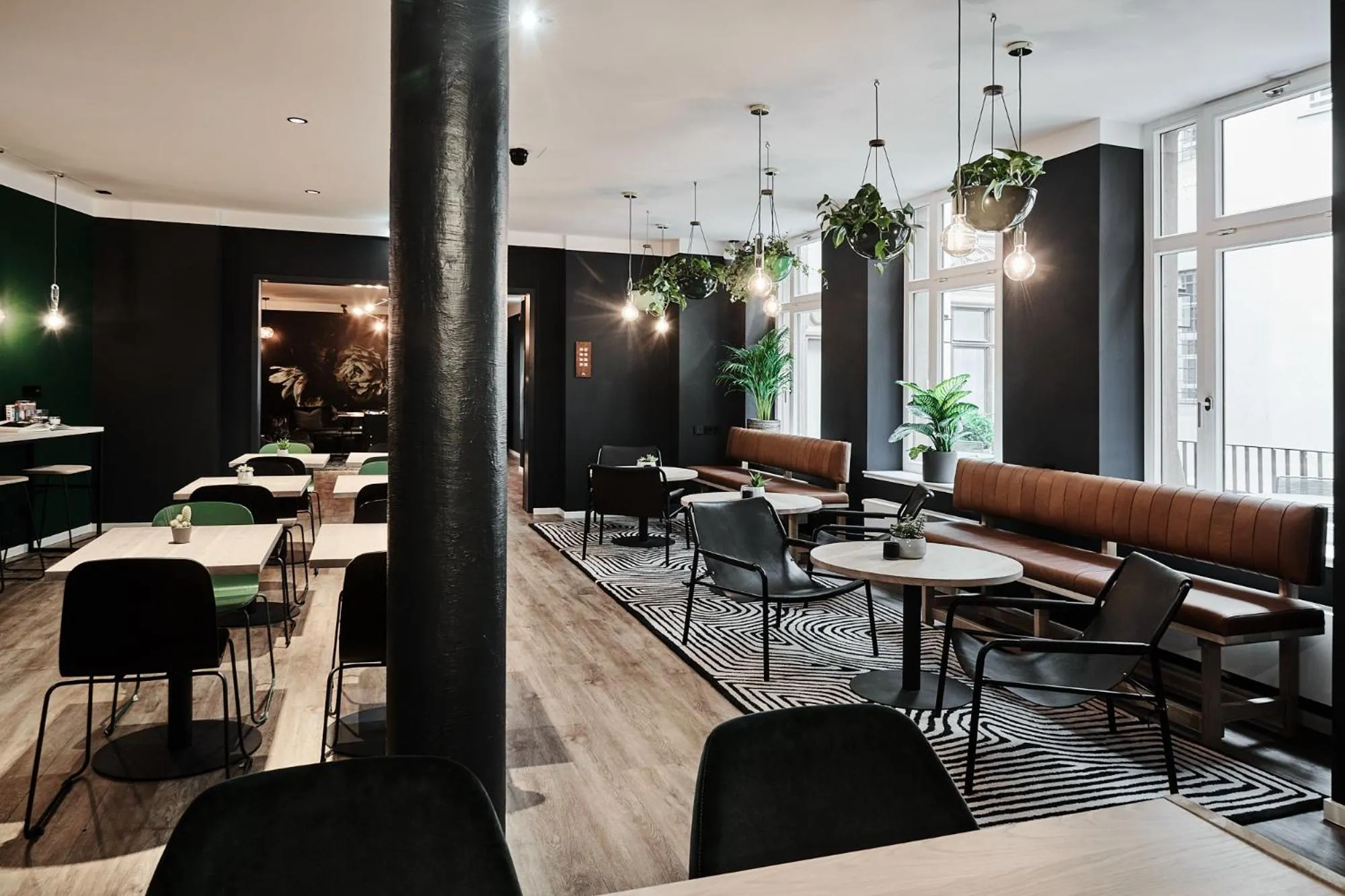 Lounge or bar in GRONERS Leipzig City Center