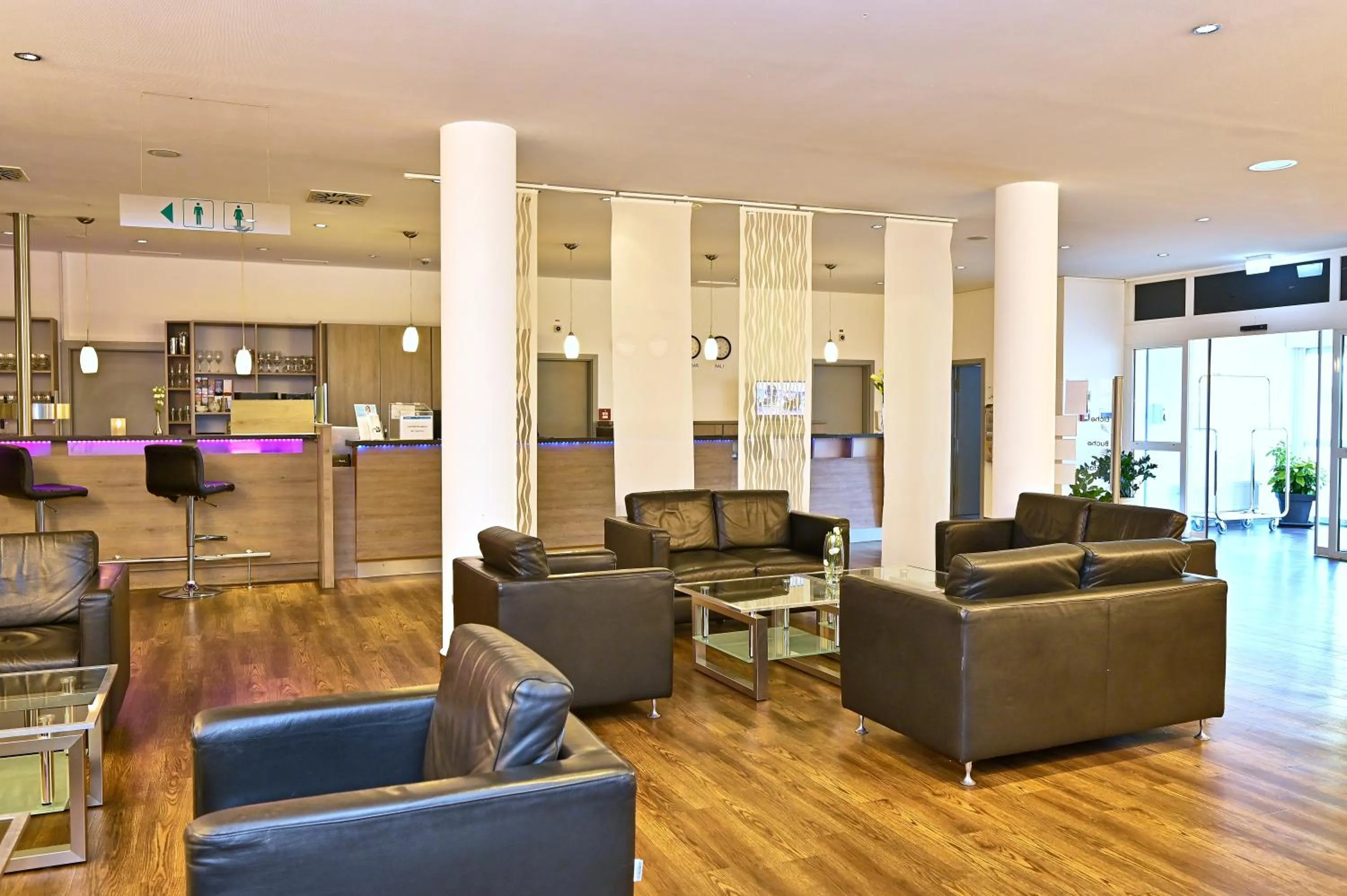 Lobby or reception in HESSE HOTEL Celle