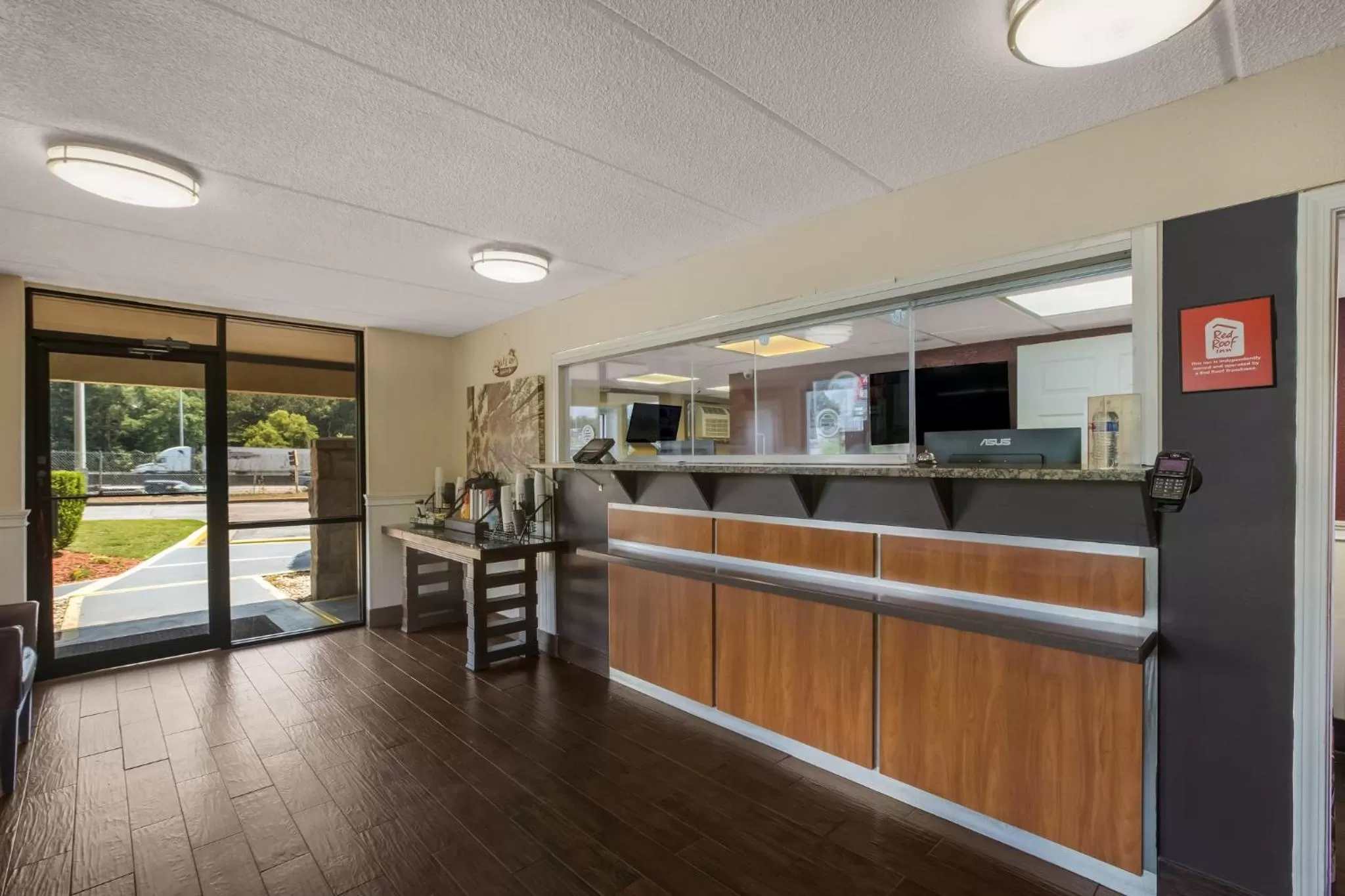 Lobby or reception in Red Roof Inn Atlanta South - Morrow