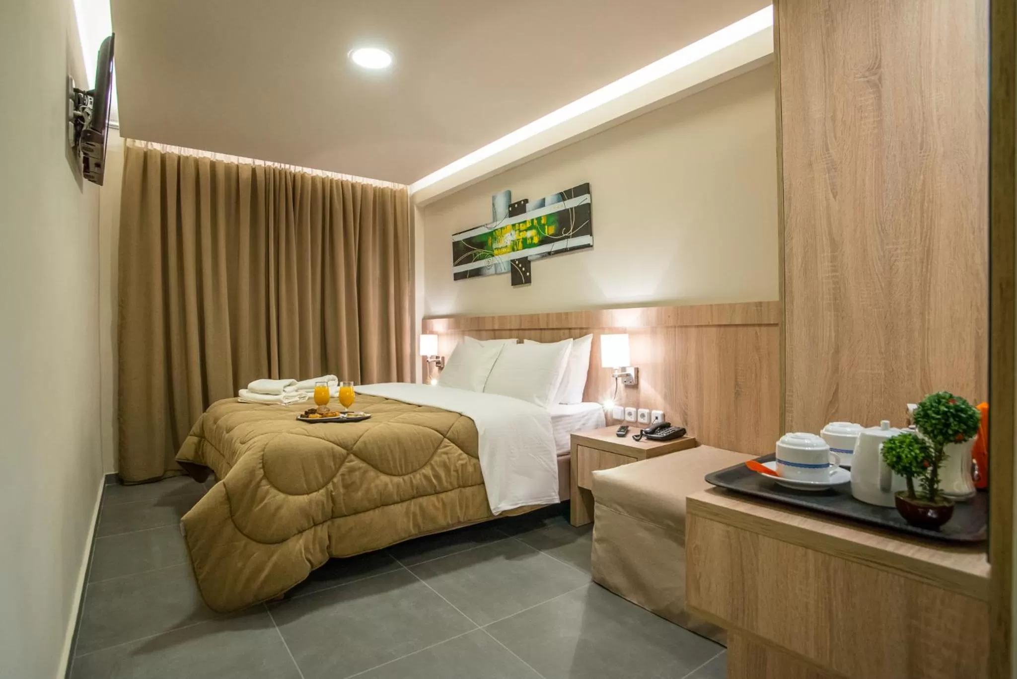 Bed in Argo Hotel Piraeus