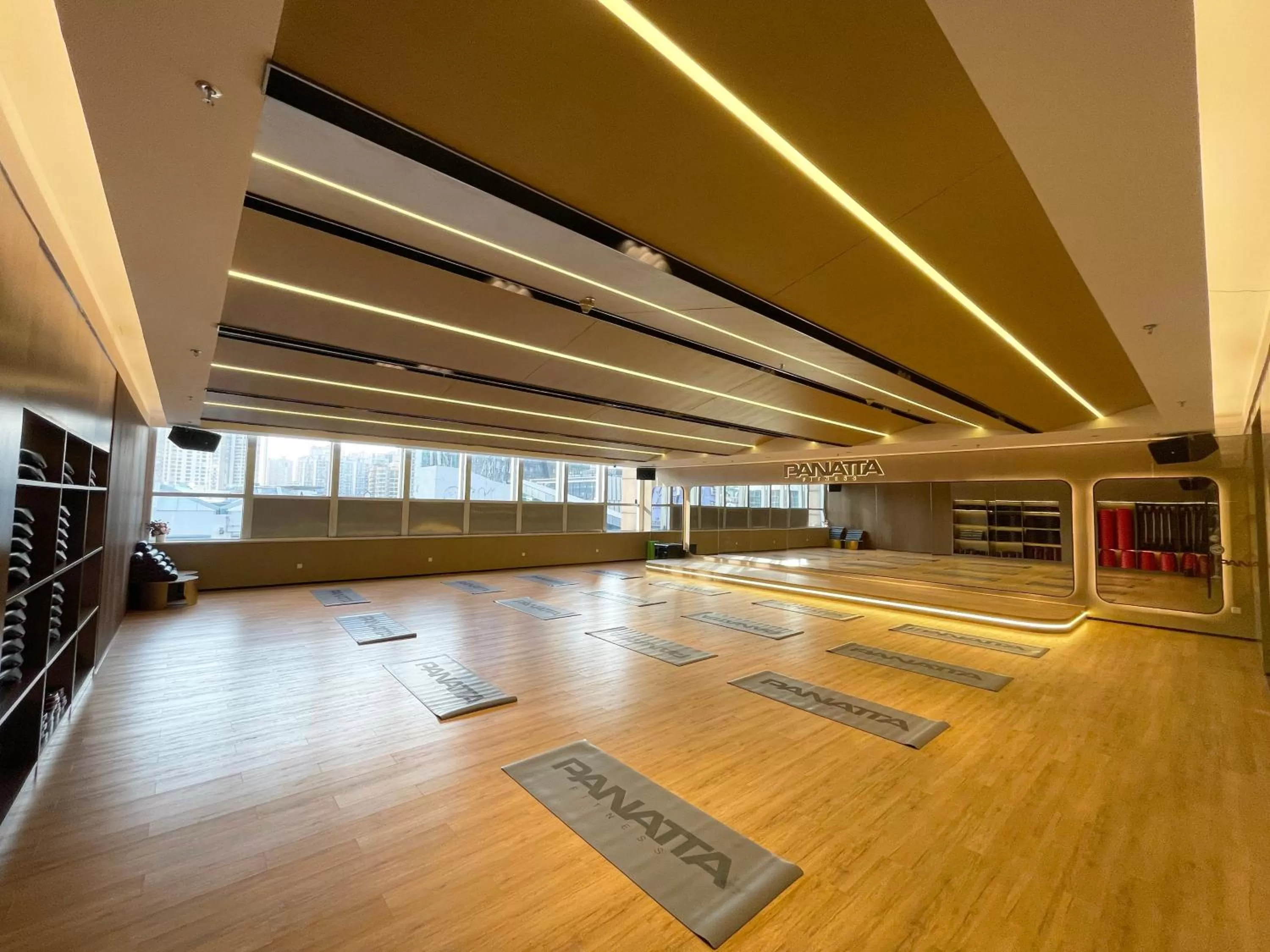 Fitness centre/facilities in Crowne Plaza Shenzhen Futian, Near to Shenzhen Convention&Exhibition Centre, Shenzhen Stock Exchange and Shenzhen Civic Center, Outdoor Heated Pool
